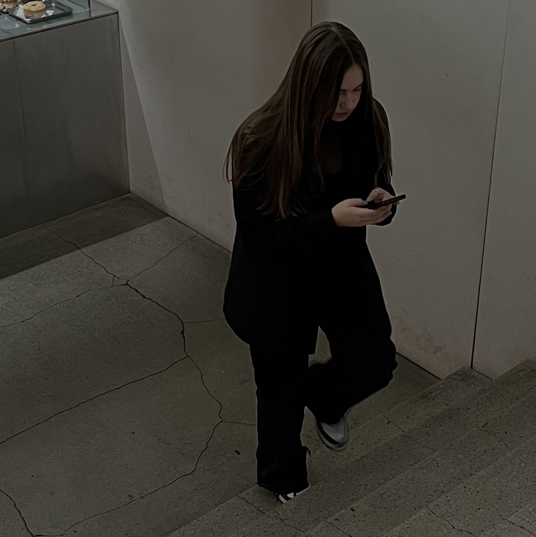 Apple AirPods Max Lightning Space Gray (Korean Ver.), Nike x Stussy Air Force 1 '07 Mid SP Black and Light Bone 착용 스타일 - 3