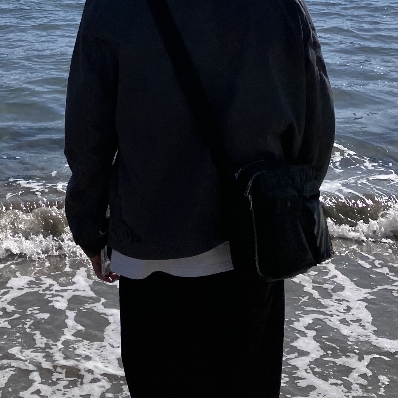 Porter Tanker Shoulder Bag L Black 착용 스타일 - 1
