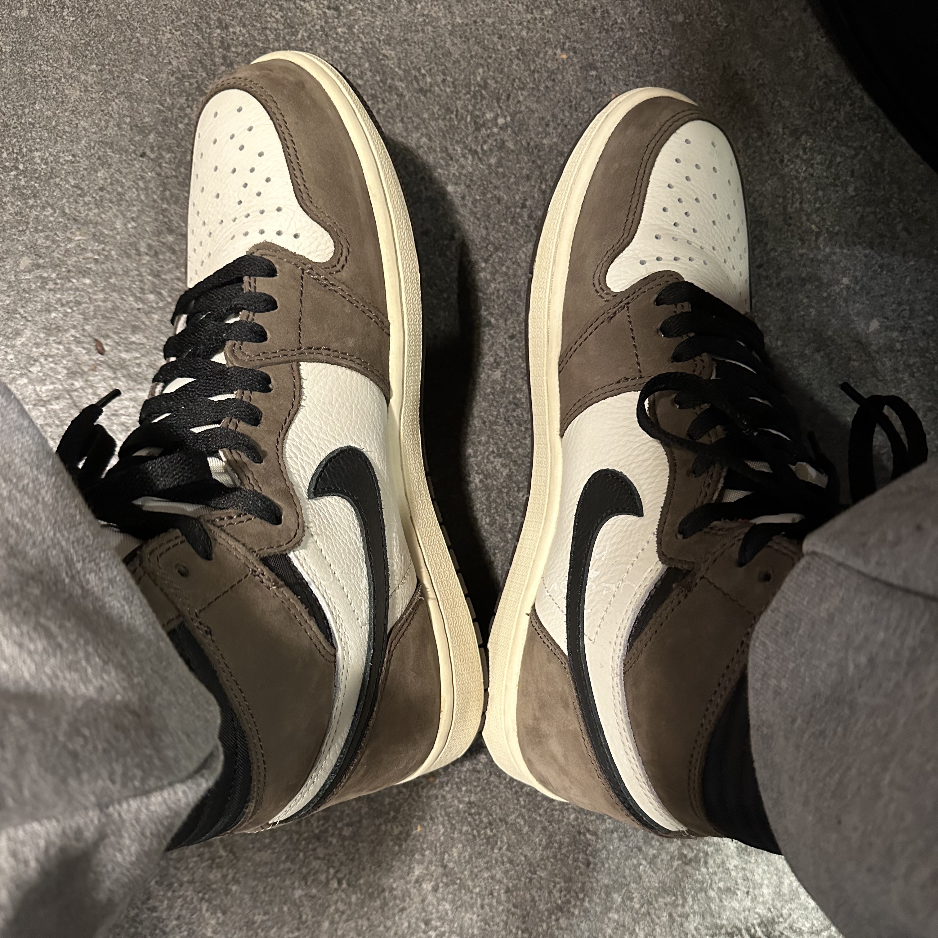 Jordan 1 x Travis Scott Retro High OG SP Mocha 착용 스타일
