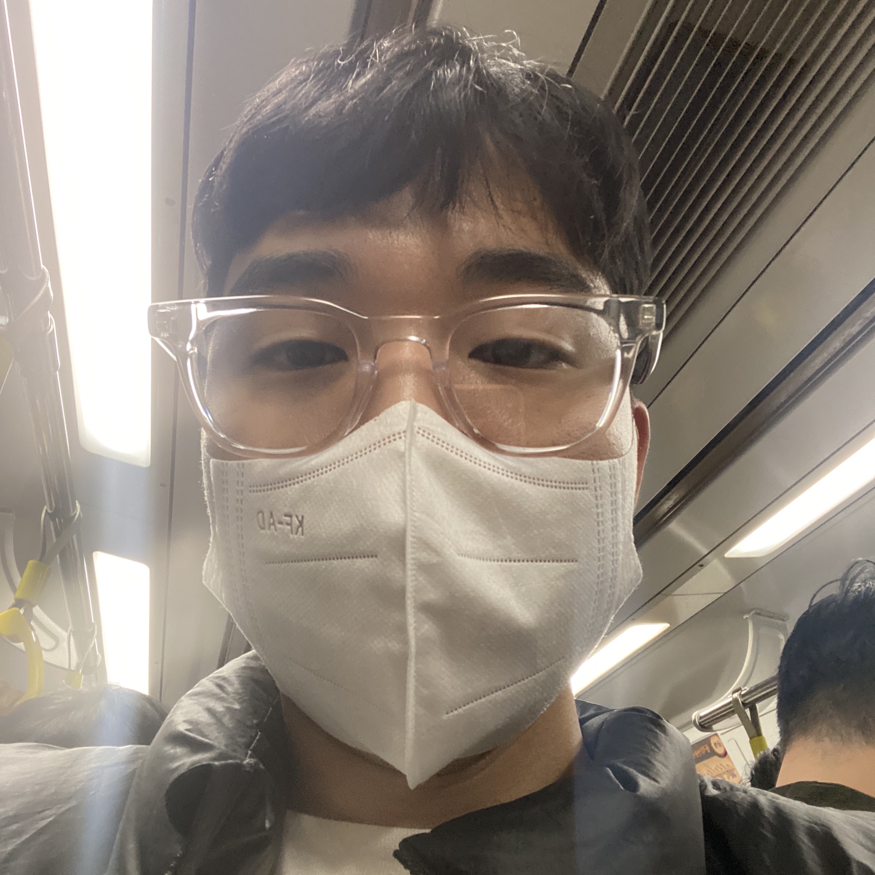 Gentle Monster x Maison Margiela MM010 Clear Black Gradient 착용 스타일
