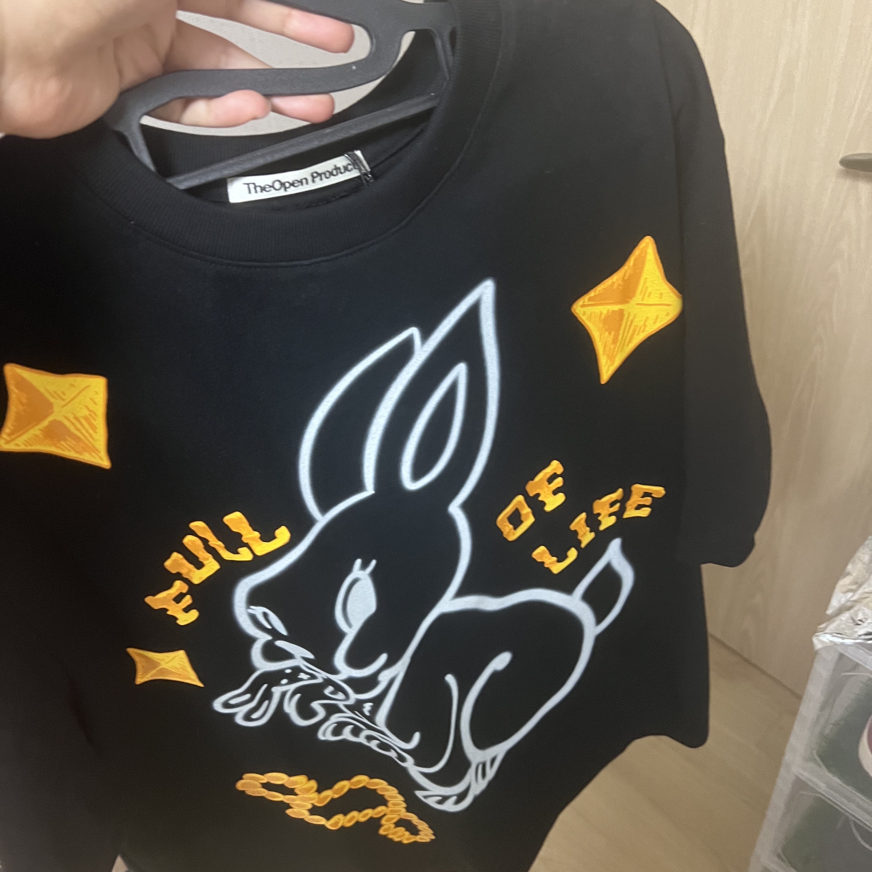 Open Yy Black Rabbit T-Shirt Black 착용 스타일