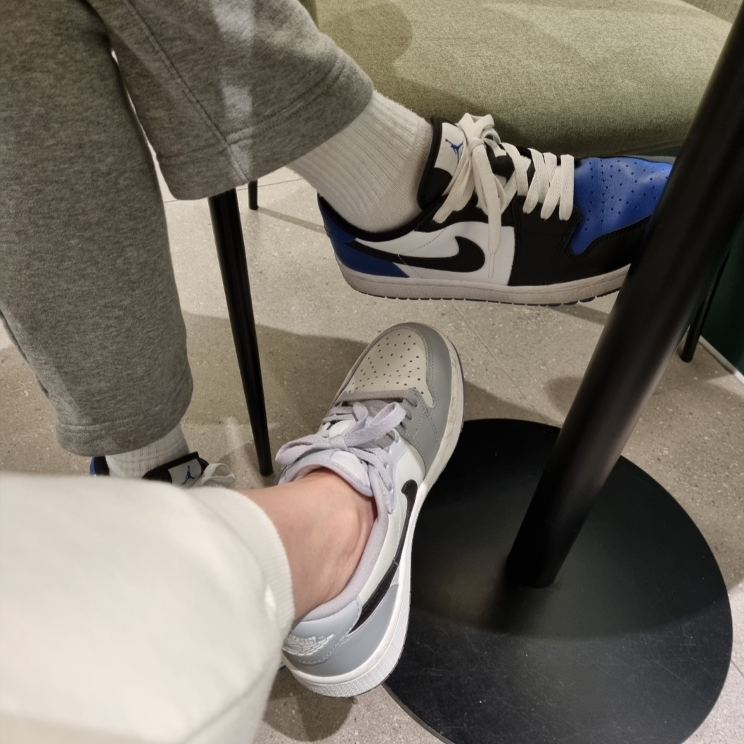 Jordan 1 Low Golf Sport Royal, Jordan 1 Low Golf Wolf Grey 착용 스타일