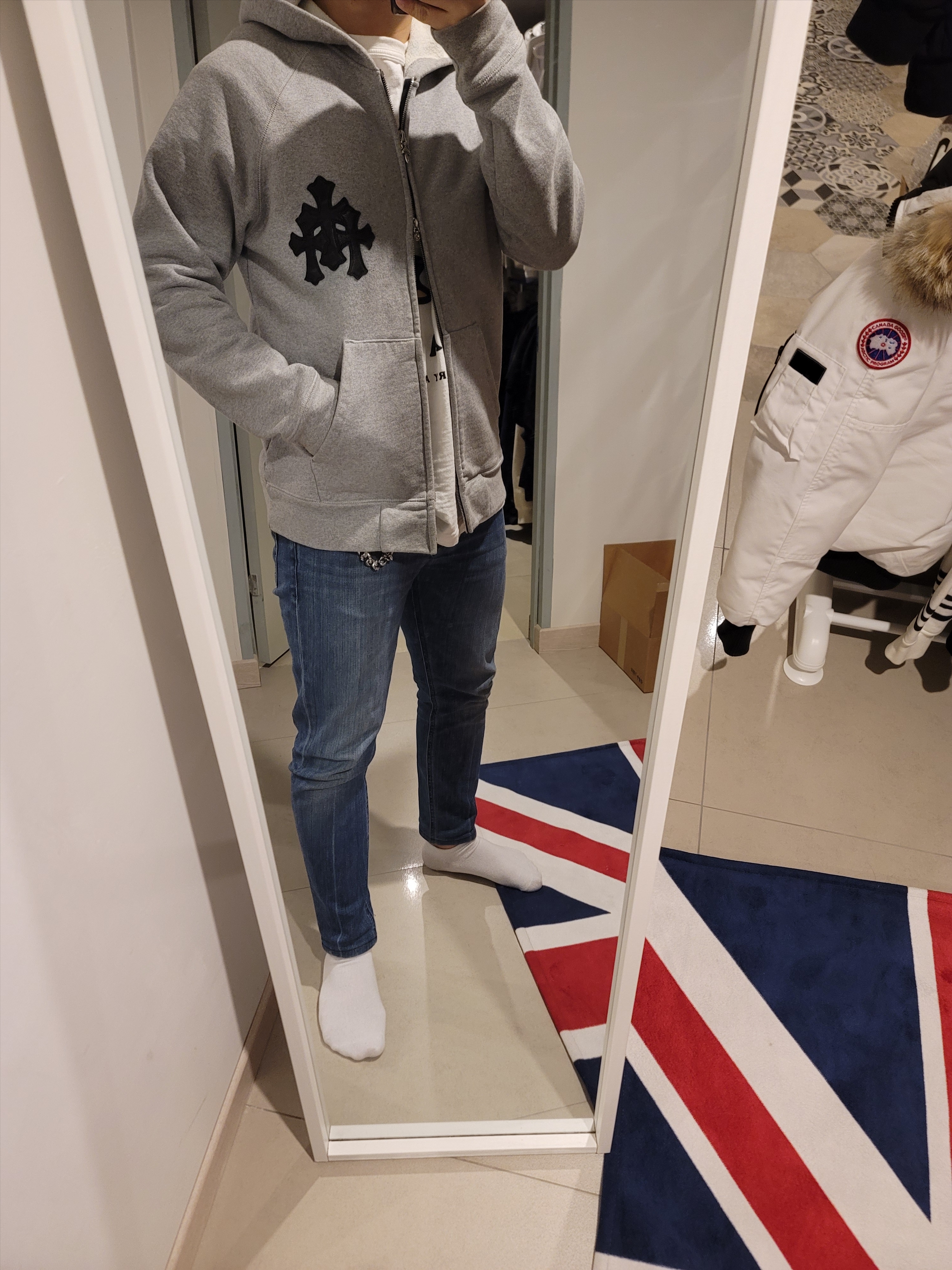 Chrome Hearts Cross Leather Patch Fleece Zip-Up Hoodie Grey, Human Made #2303 T-Shirt White 착용 스타일 - 2