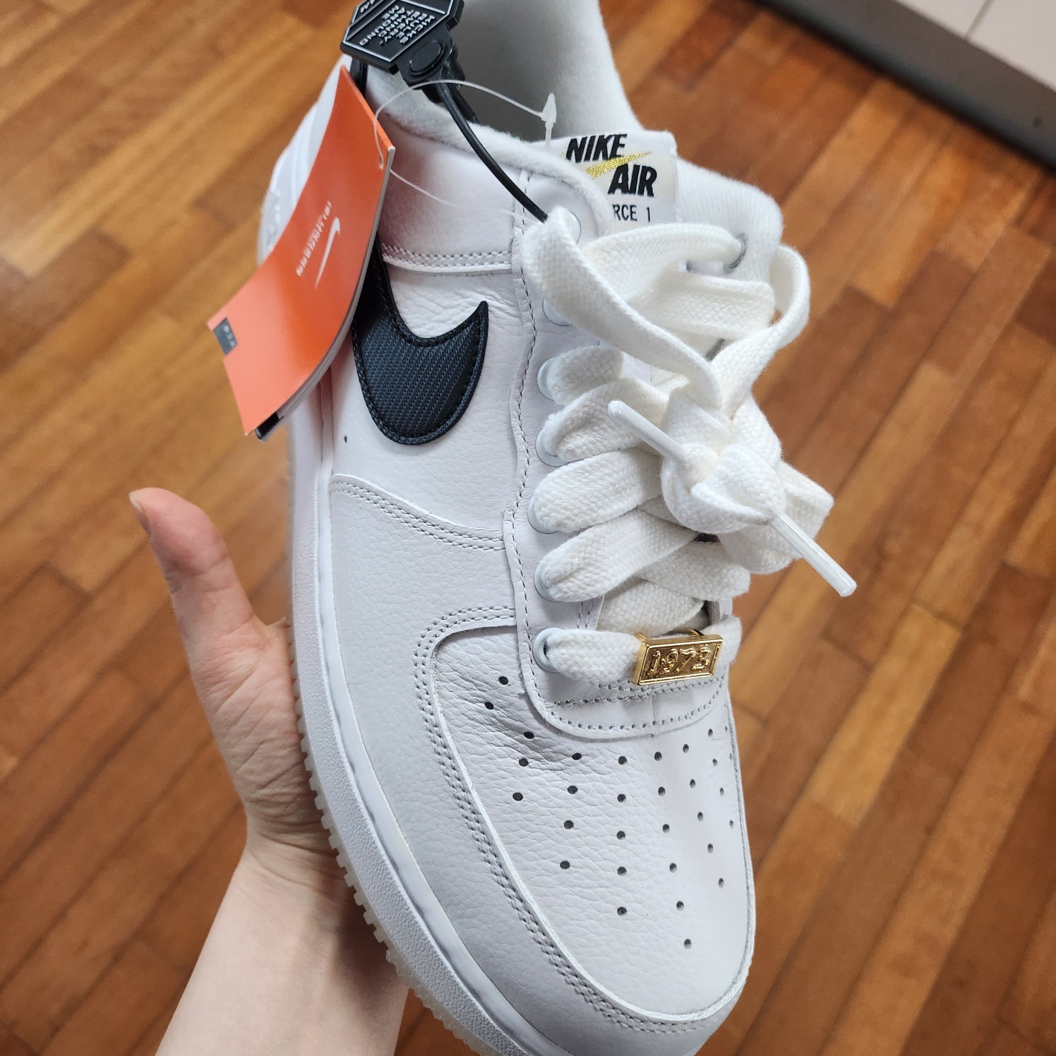 Nike Air Force 1 '07 PRM Bronx Origins 착용 스타일 - 2