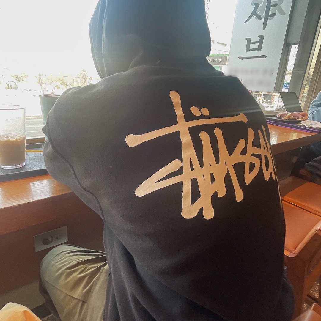 Stussy Basic Stussy Zip Hoodie Black 2022 착용 스타일 - 1