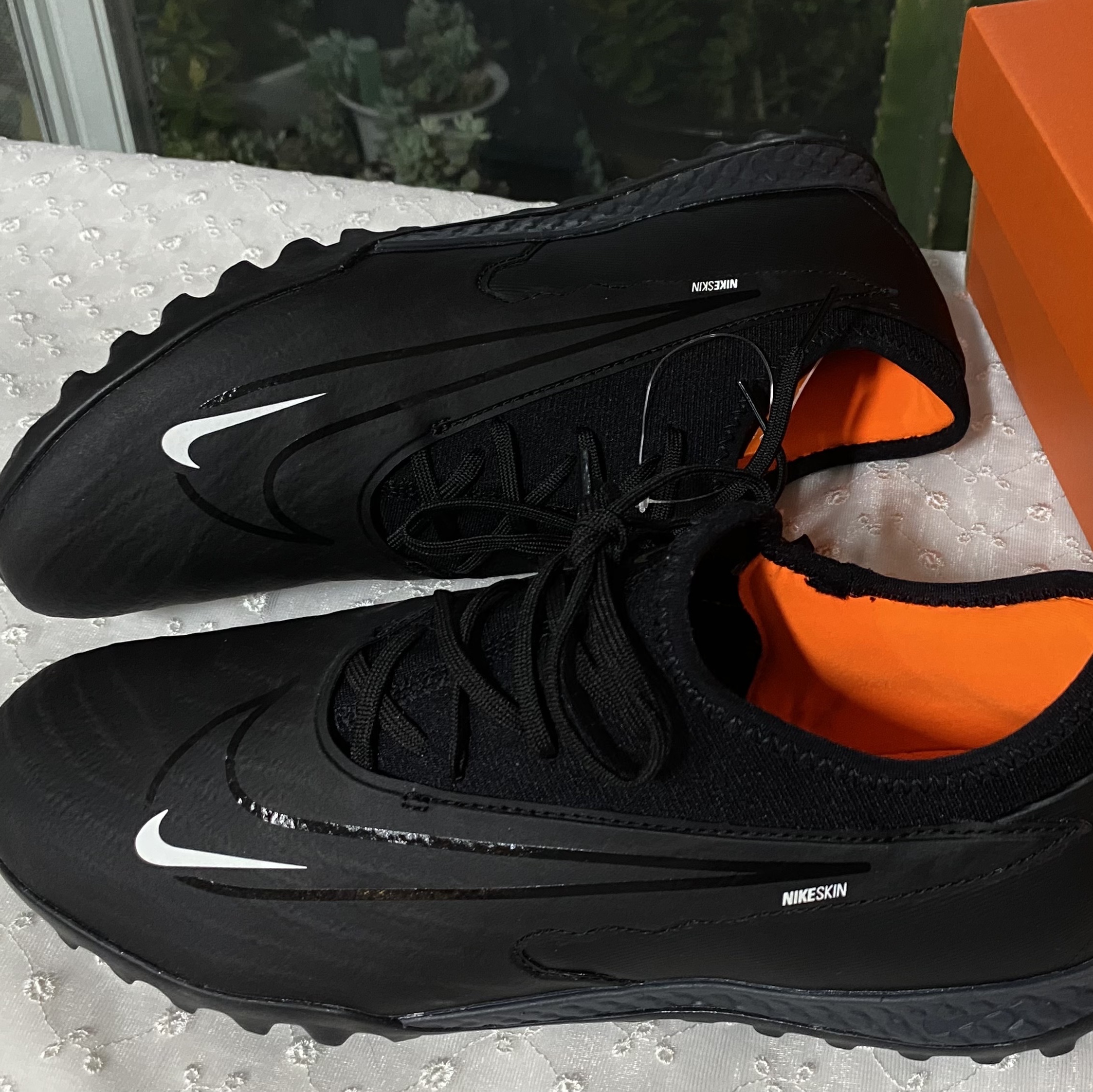 Nike React Phantom GX Pro TF Black Summit White 착용 스타일 - 2