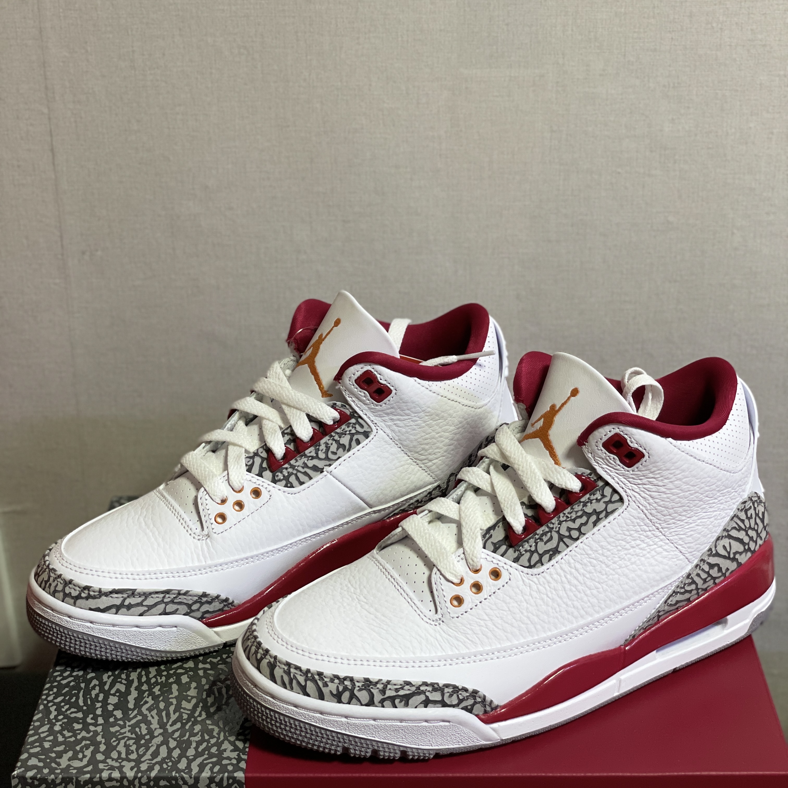 Jordan 3 Retro Cardinal Red 착용 스타일 - 1
