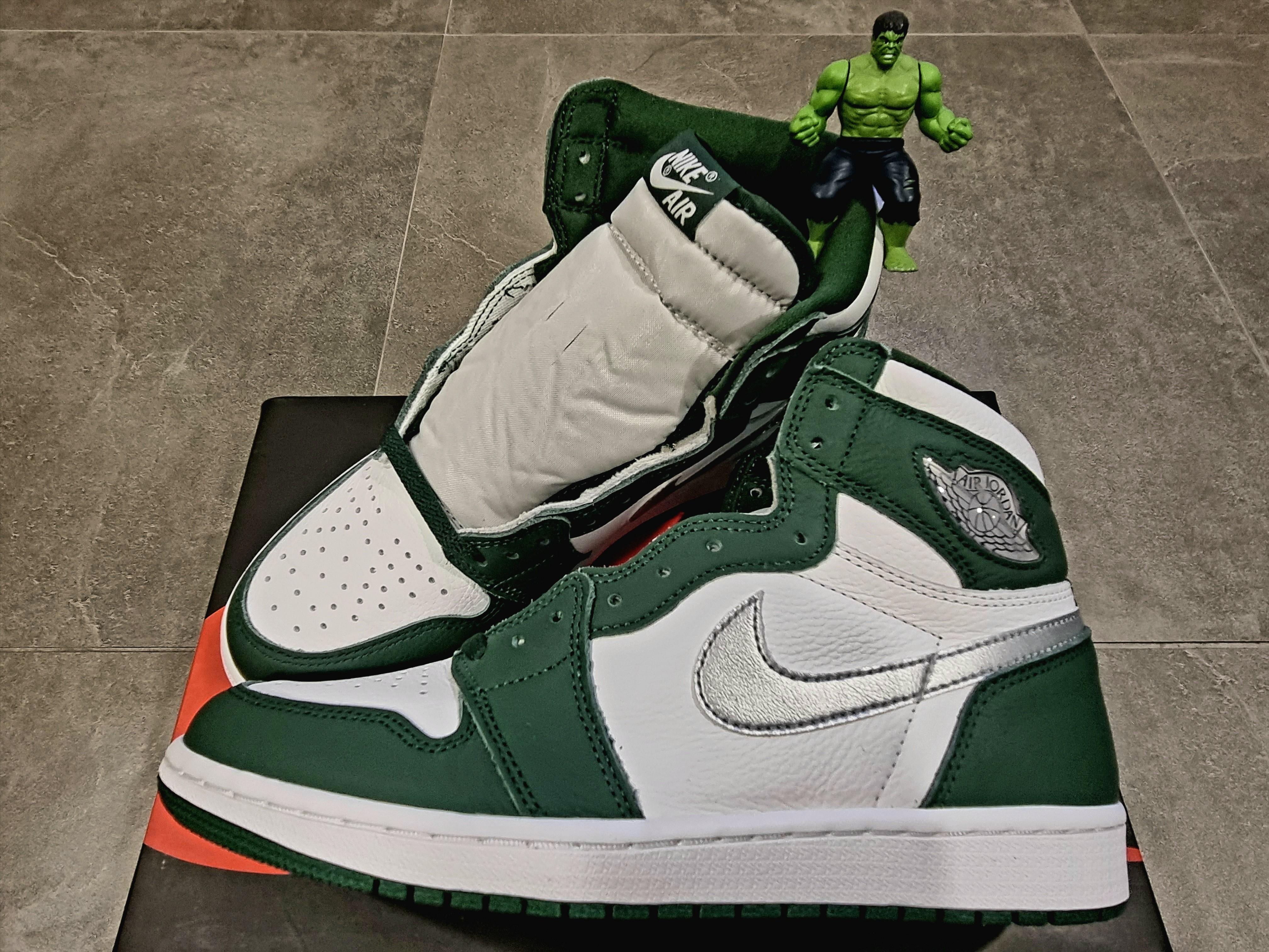 Jordan 1 Retro High OG Gorge Green 착용 스타일 - 1