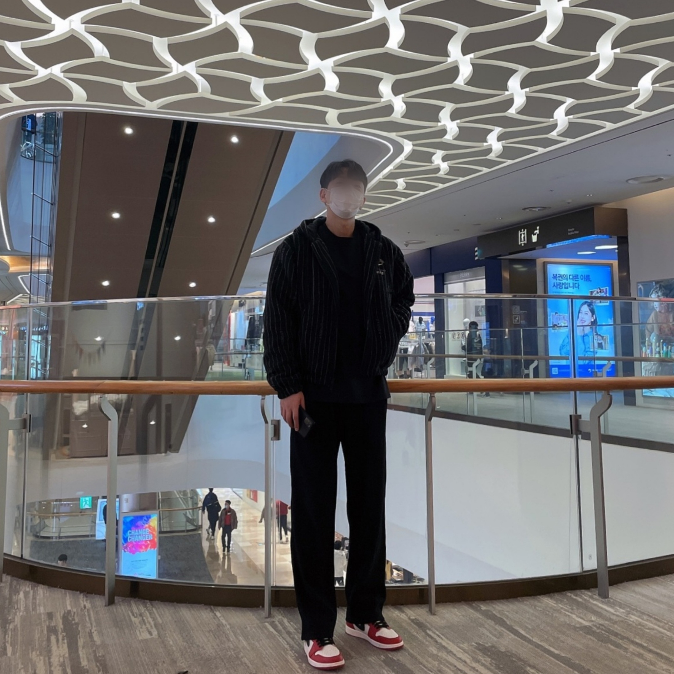 Nike x Stussy NRG Striped Wool Jacket Black (DR4023-010), Jordan 1 Retro High OG Chicago 2022 착용 스타일 - 1