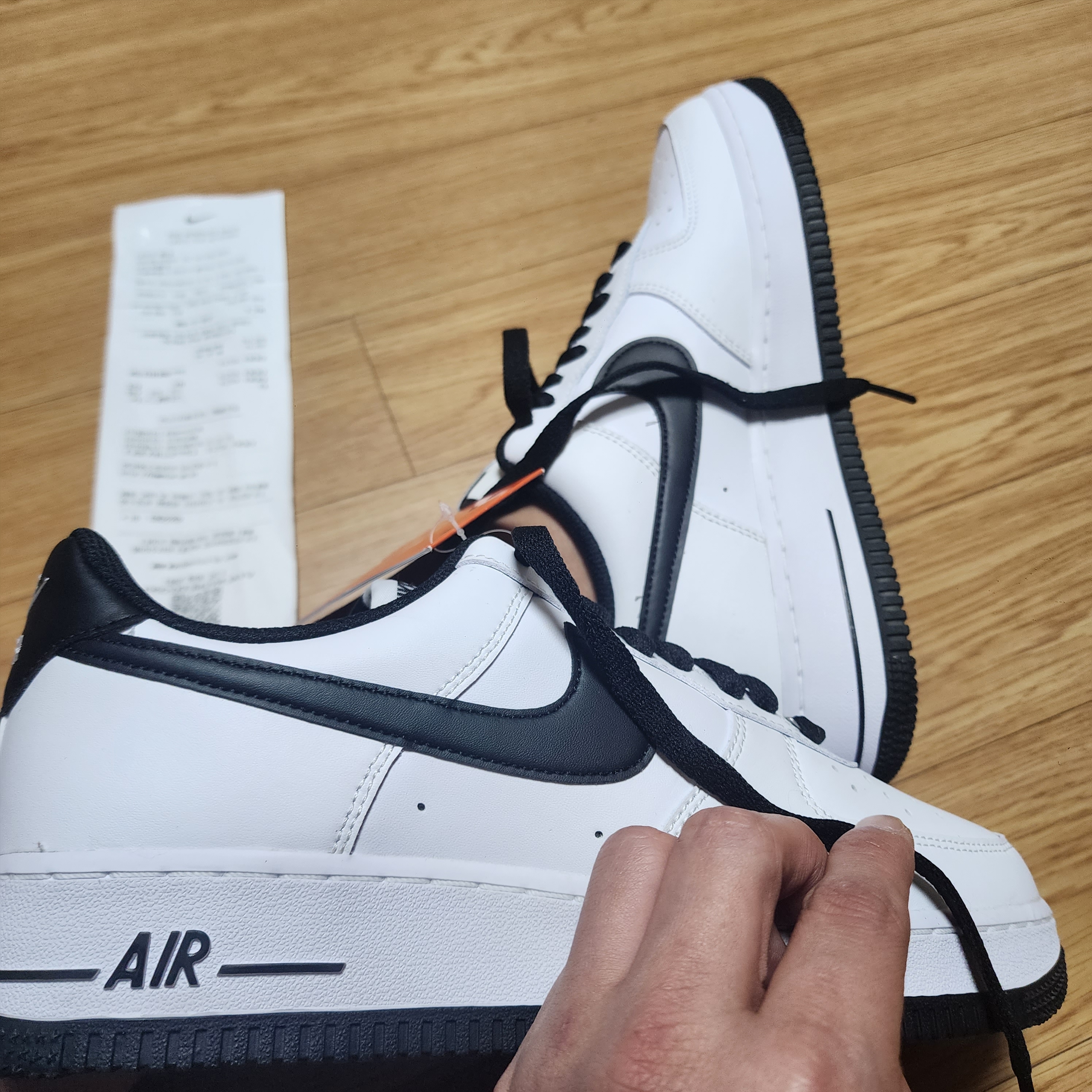 Nike Air Force 1 '07 White Black 착용 스타일 - 3