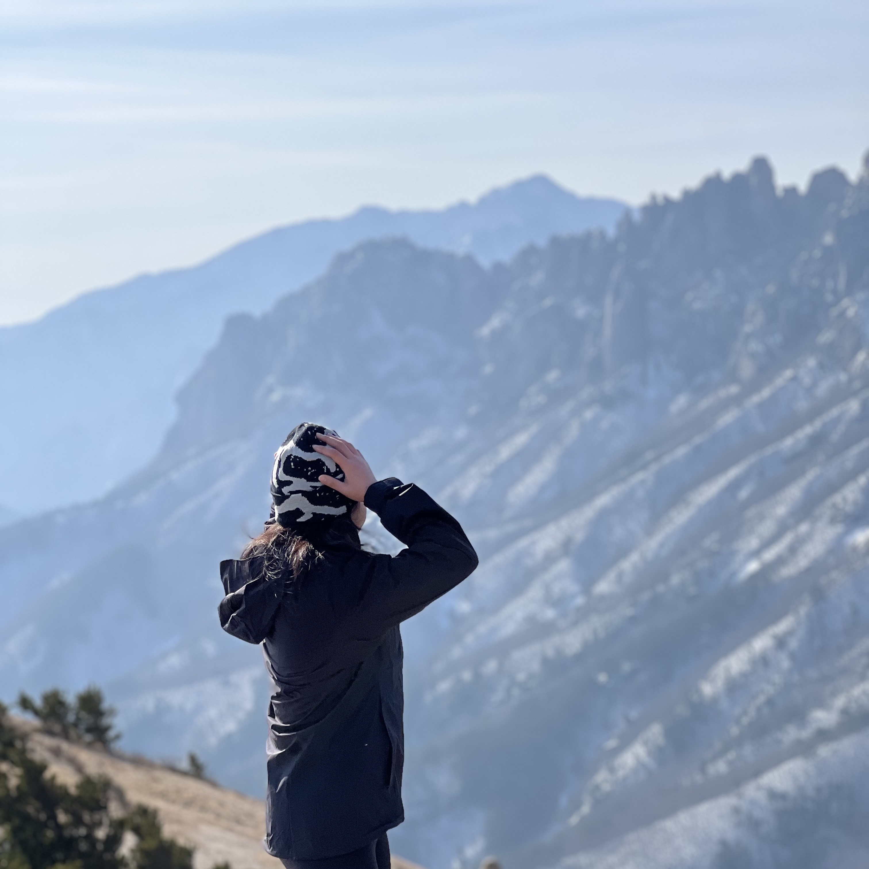 Arc'teryx Grotto Toque Orca 착용 스타일