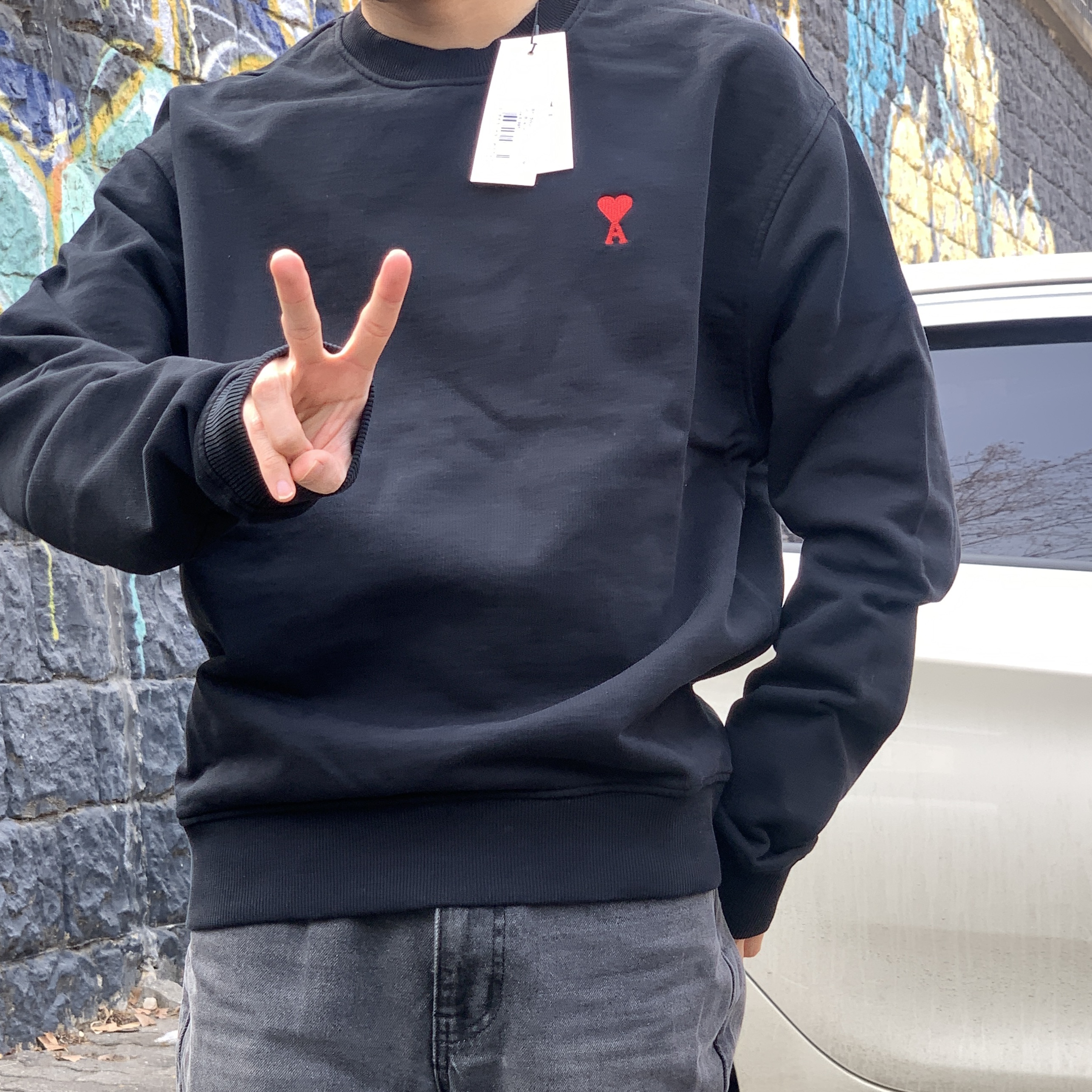 AMI de Coeur Sweatshirt Black 착용 스타일 - 2