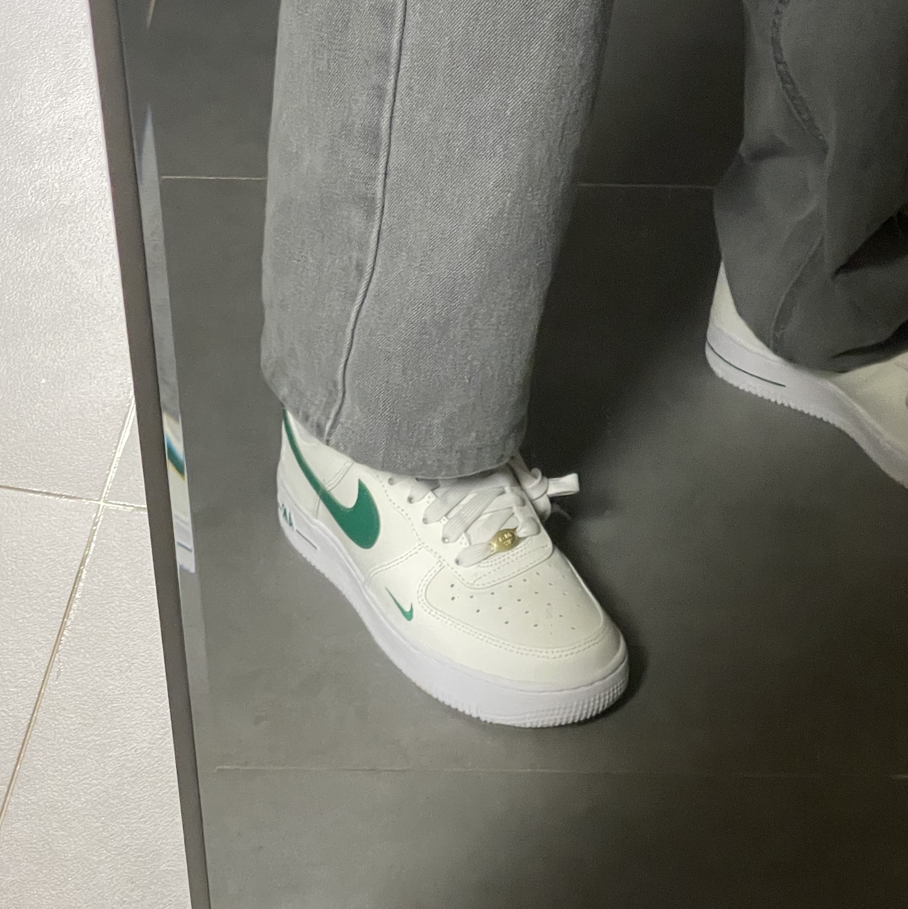 (W) Nike Air Force 1 '07 SE 40th Anniversary Join Forces Sail Malachite 착용 스타일 - 3