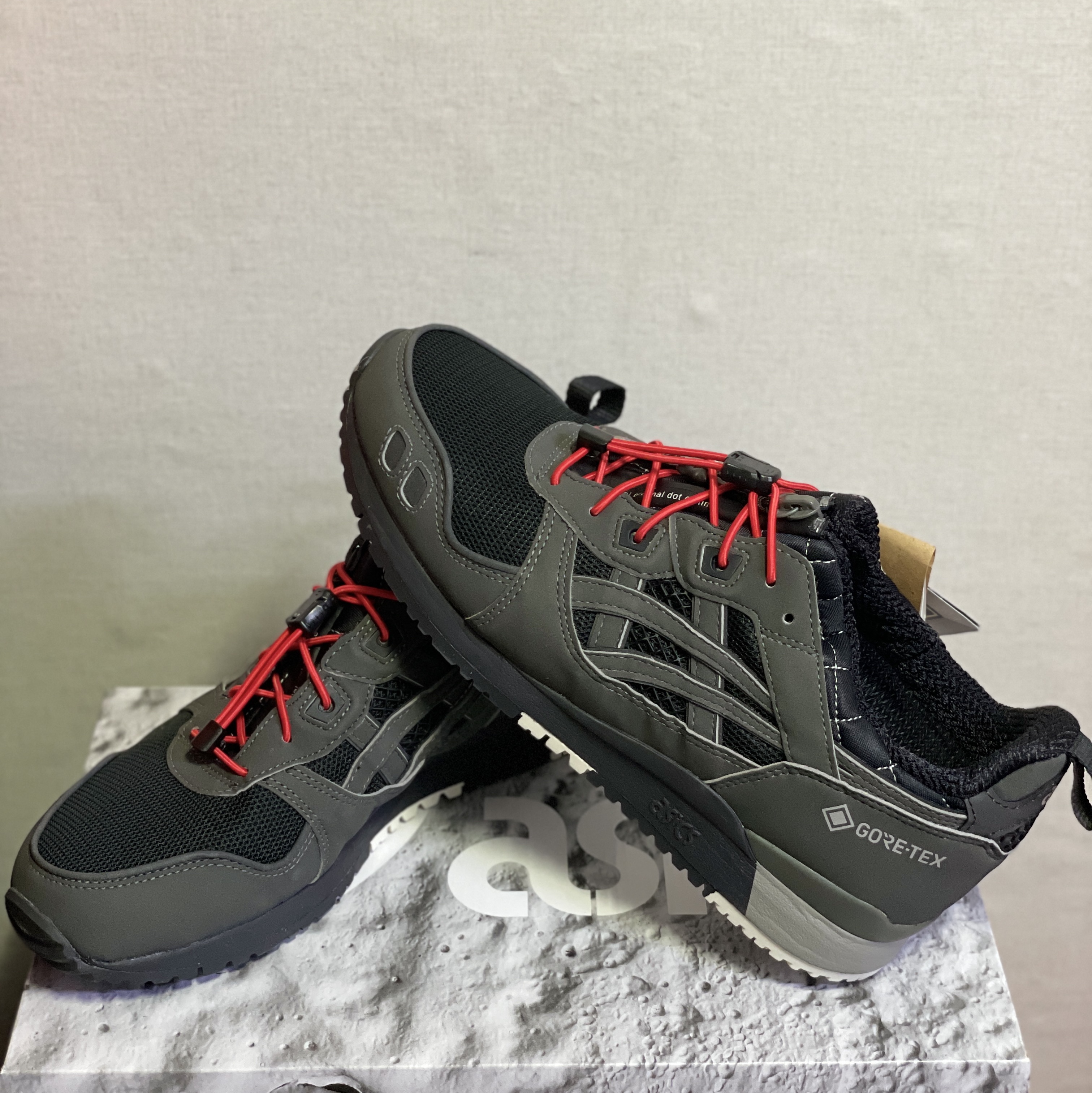Asics x Bal x Mita Sneakers Gel-Lyte III OG Gore-Tex Gunmetal Black 착용 스타일 - 2