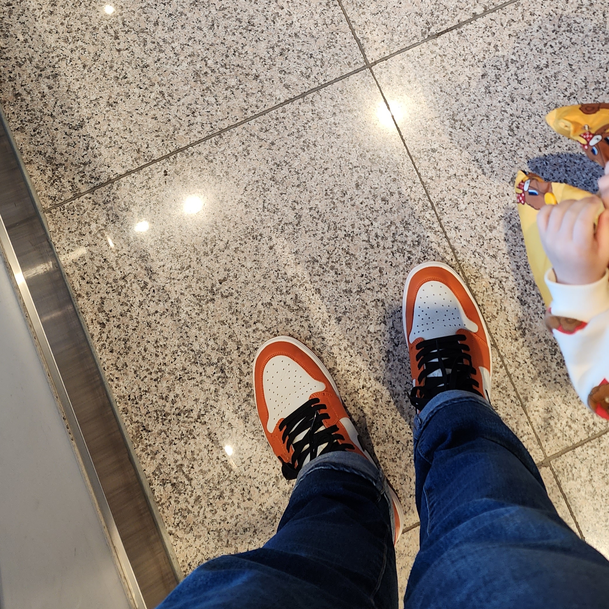 Jordan 1 Retro High OG Reverse Shattered Backboard 착용 스타일