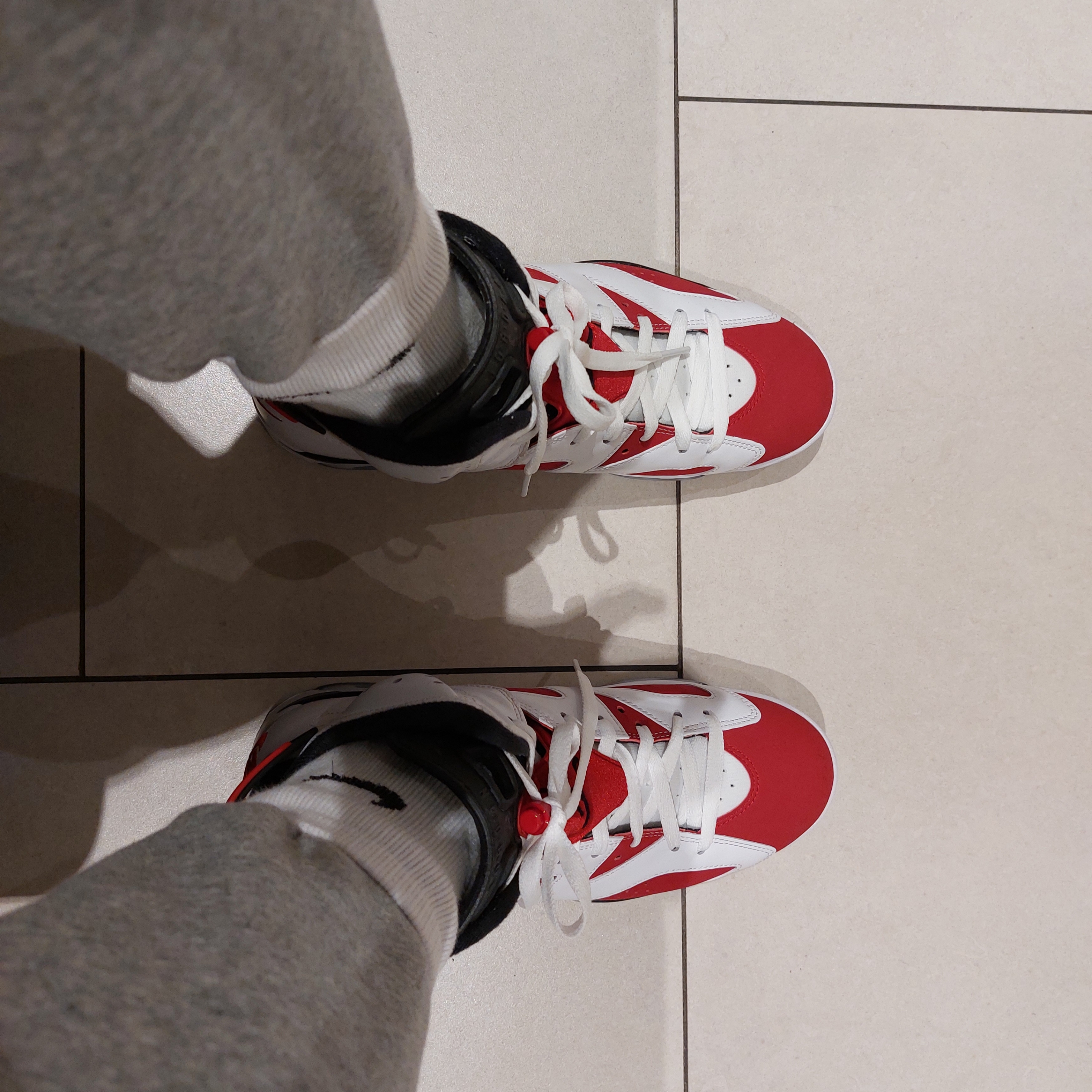 Jordan 6 Retro Carmine 2021 착용 스타일 - 2
