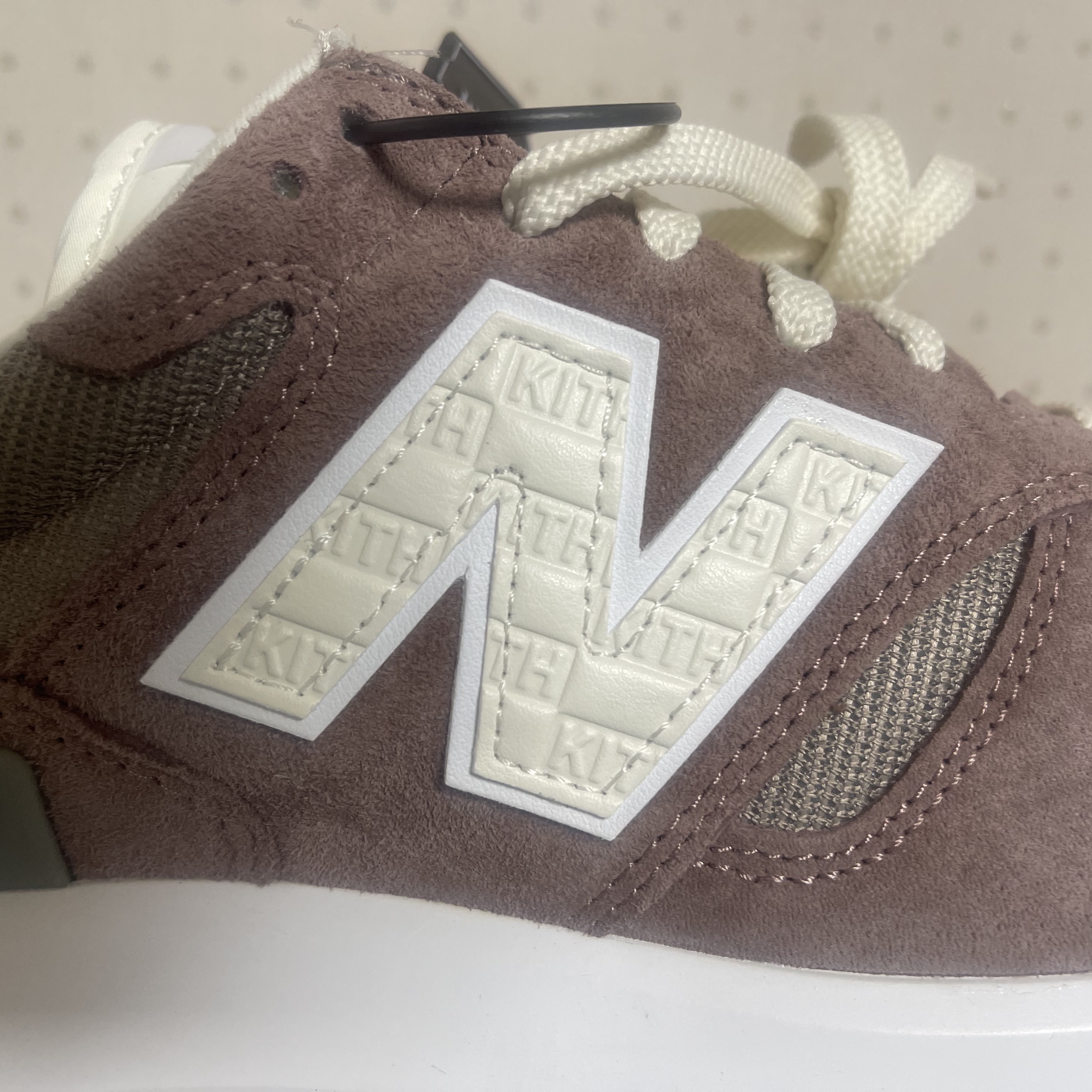 New Balance x Kith R_C 1300 10th Anniversary Antler 착용 스타일 - 3