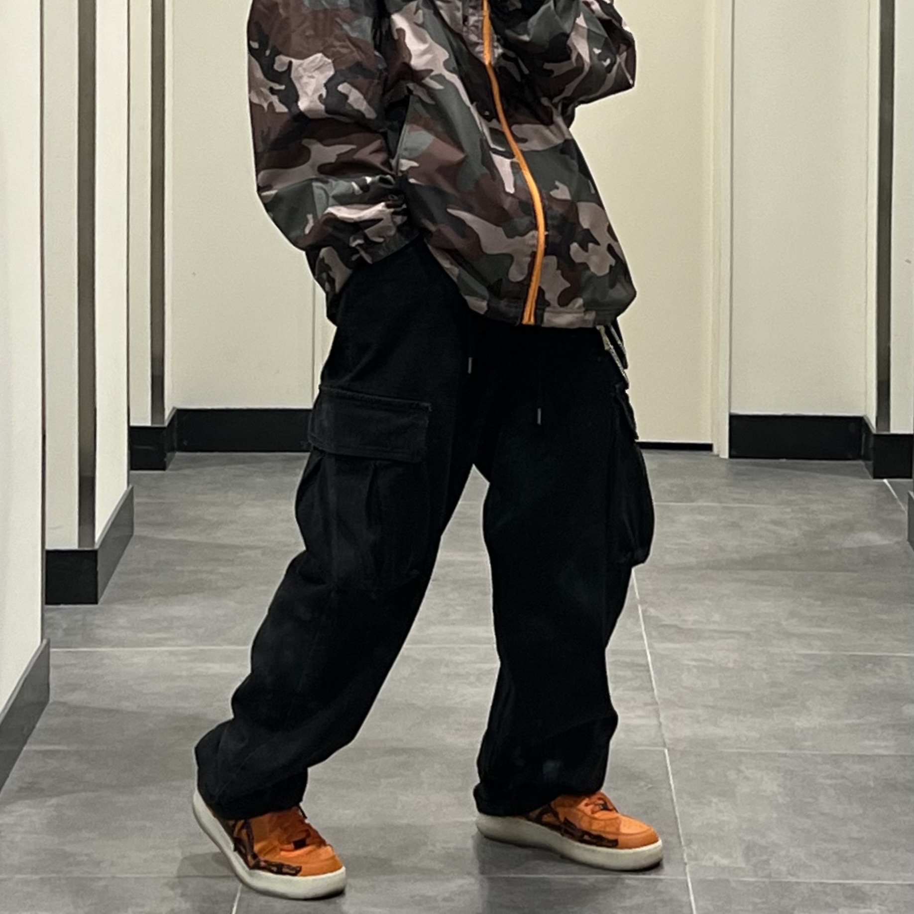 Nike Air Force 1 Low '07 Orange Skeleton 착용 스타일