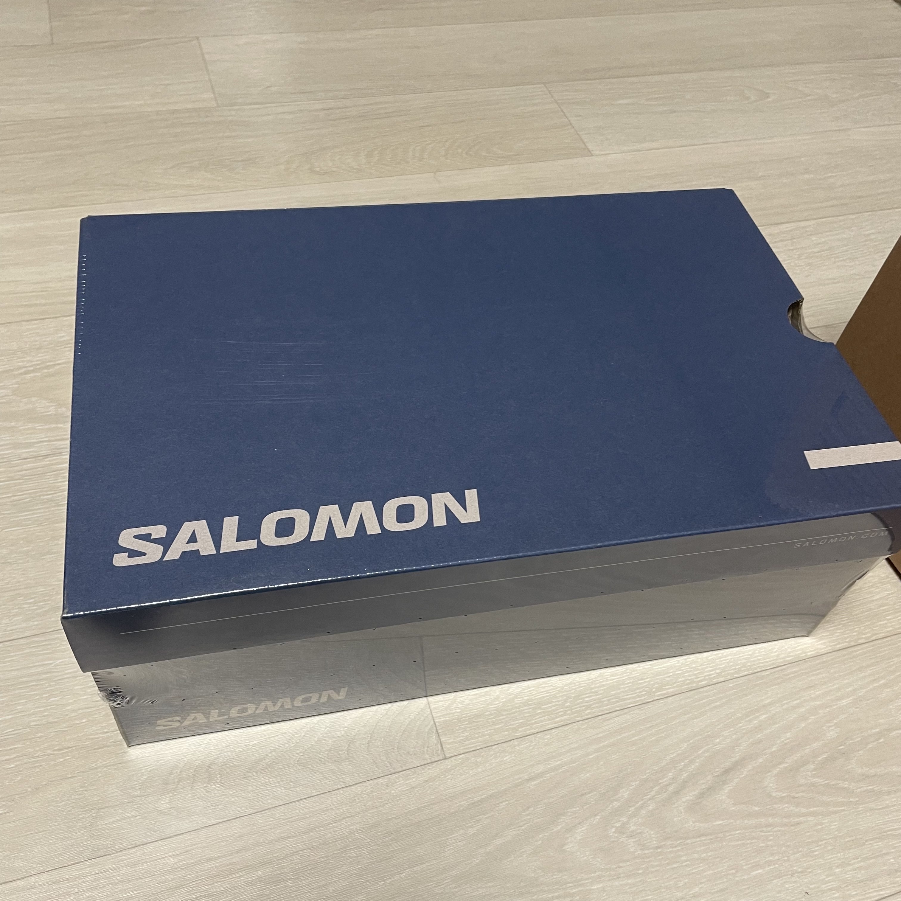 Salomon x And Wander Odyssey 1 Black Scarab 착용 스타일 - 3