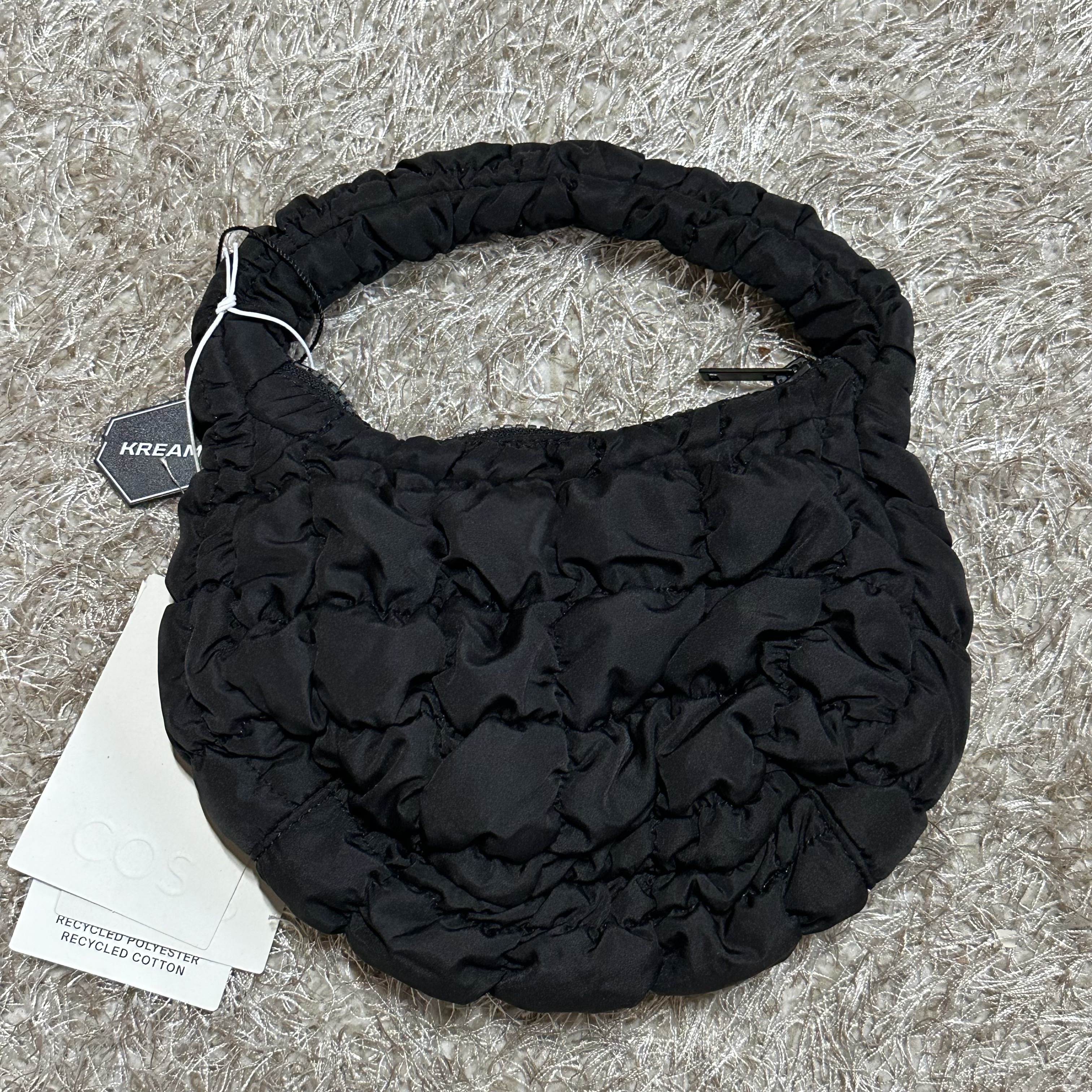 COS Quilted Micro Bag Black 착용 스타일