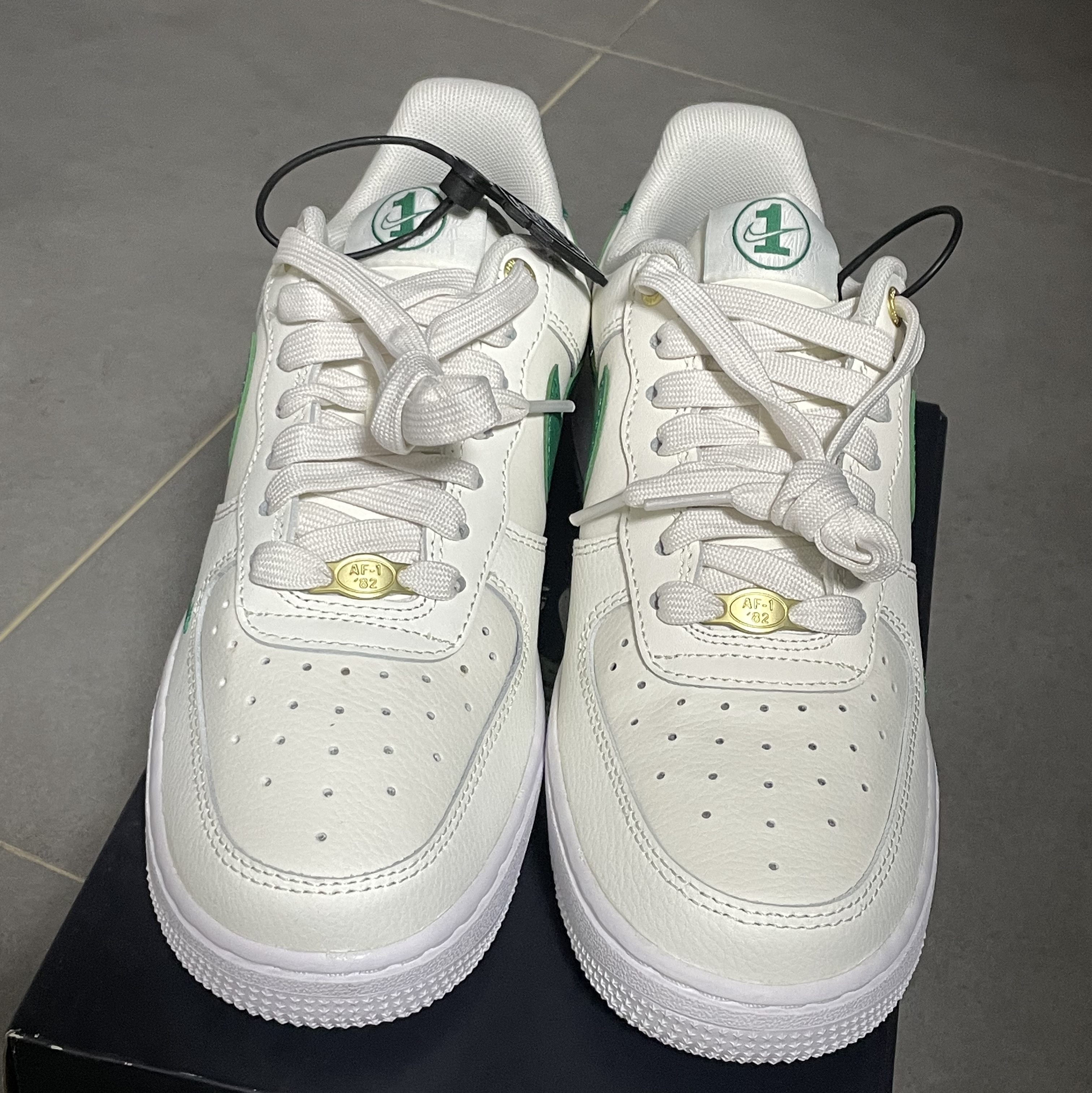 (W) Nike Air Force 1 '07 SE 40th Anniversary Join Forces Sail Malachite 착용 스타일 - 2