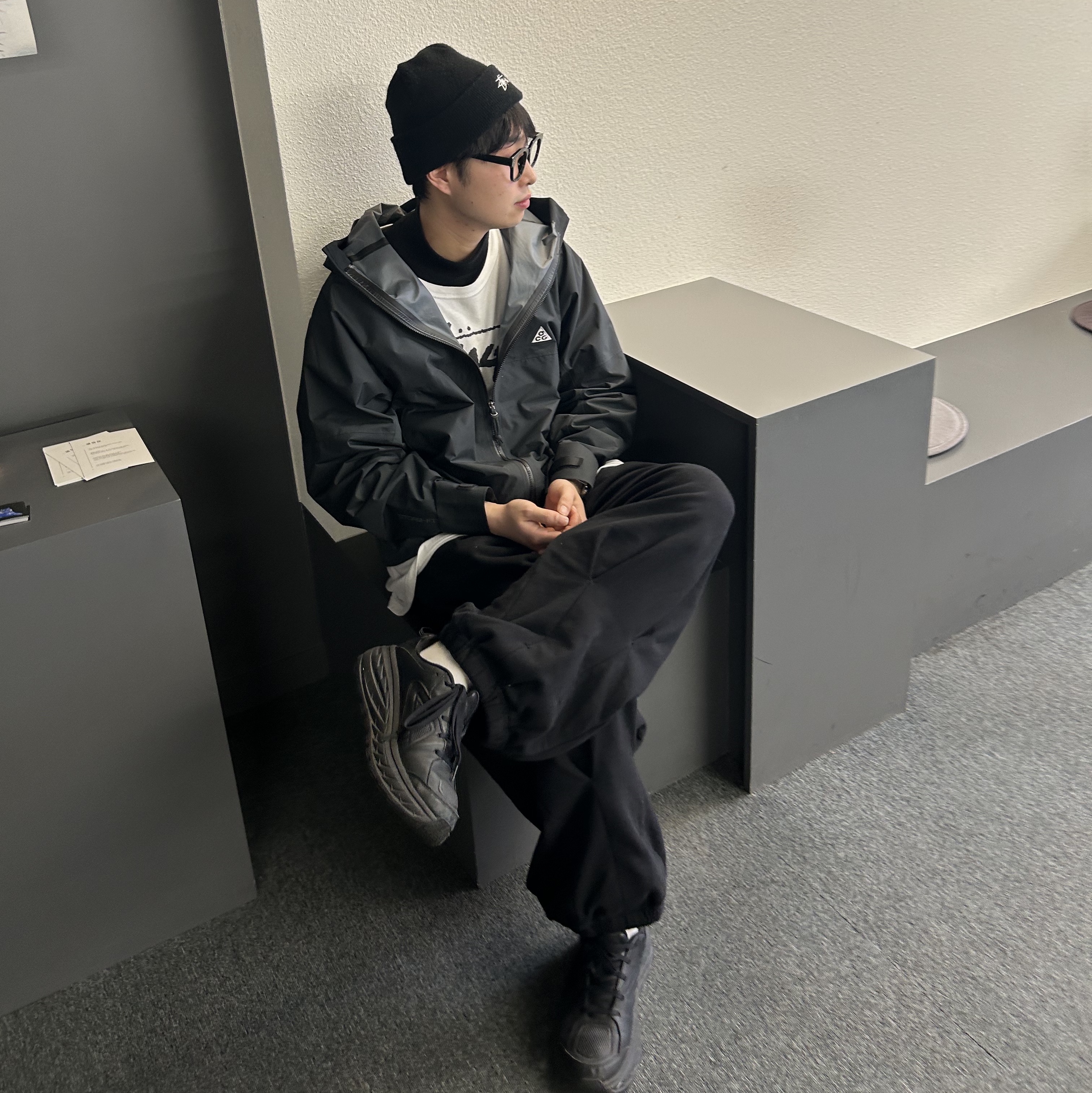 Nike ACG Storm-Fit ADV Cascade Rains Full Zip Shell Jacket Off Noir - Asia, Hoka Bondi 7 Black - X-Wide 착용 스타일