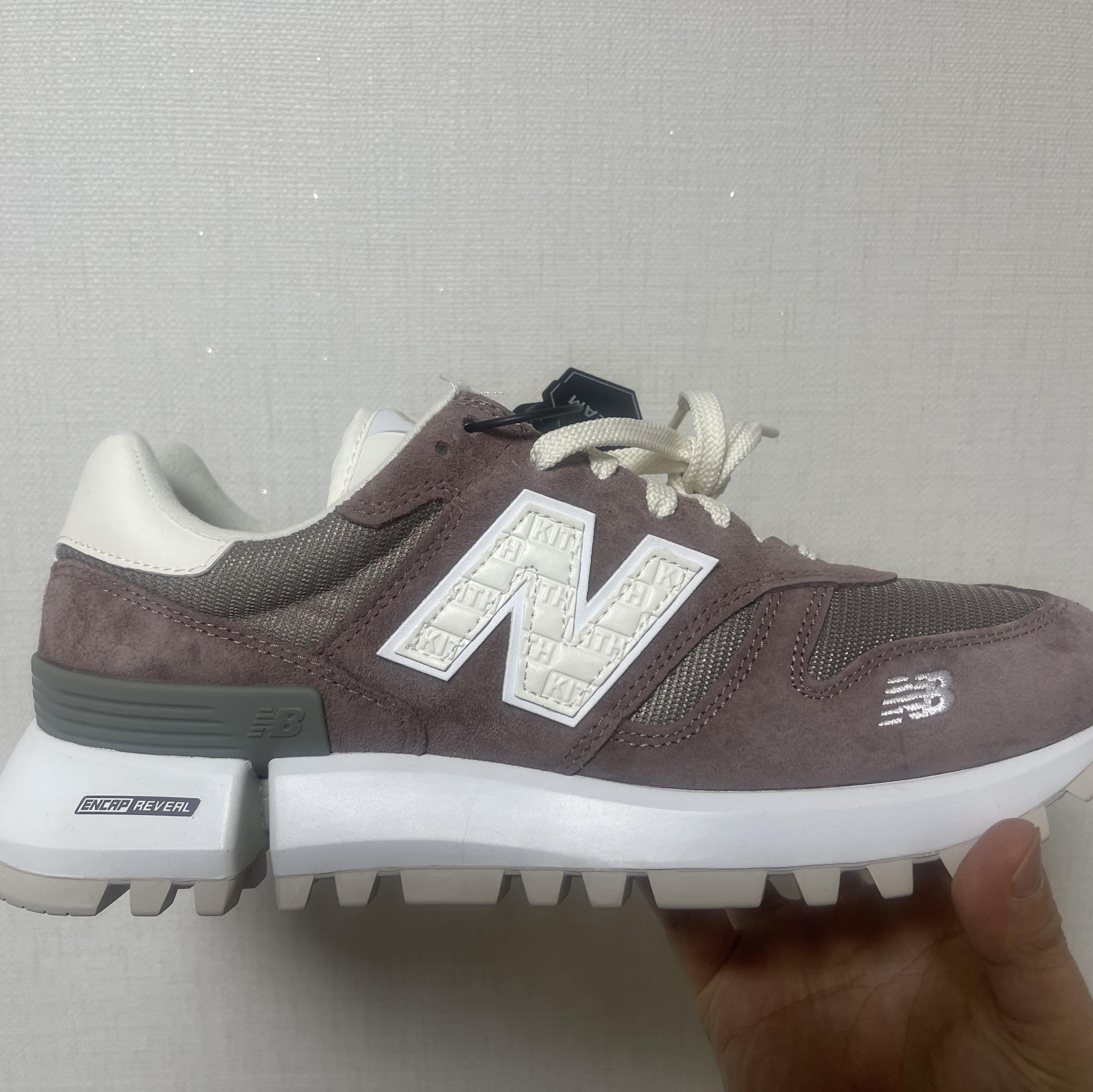 New Balance x Kith R_C 1300 10th Anniversary Antler 착용 스타일 - 1