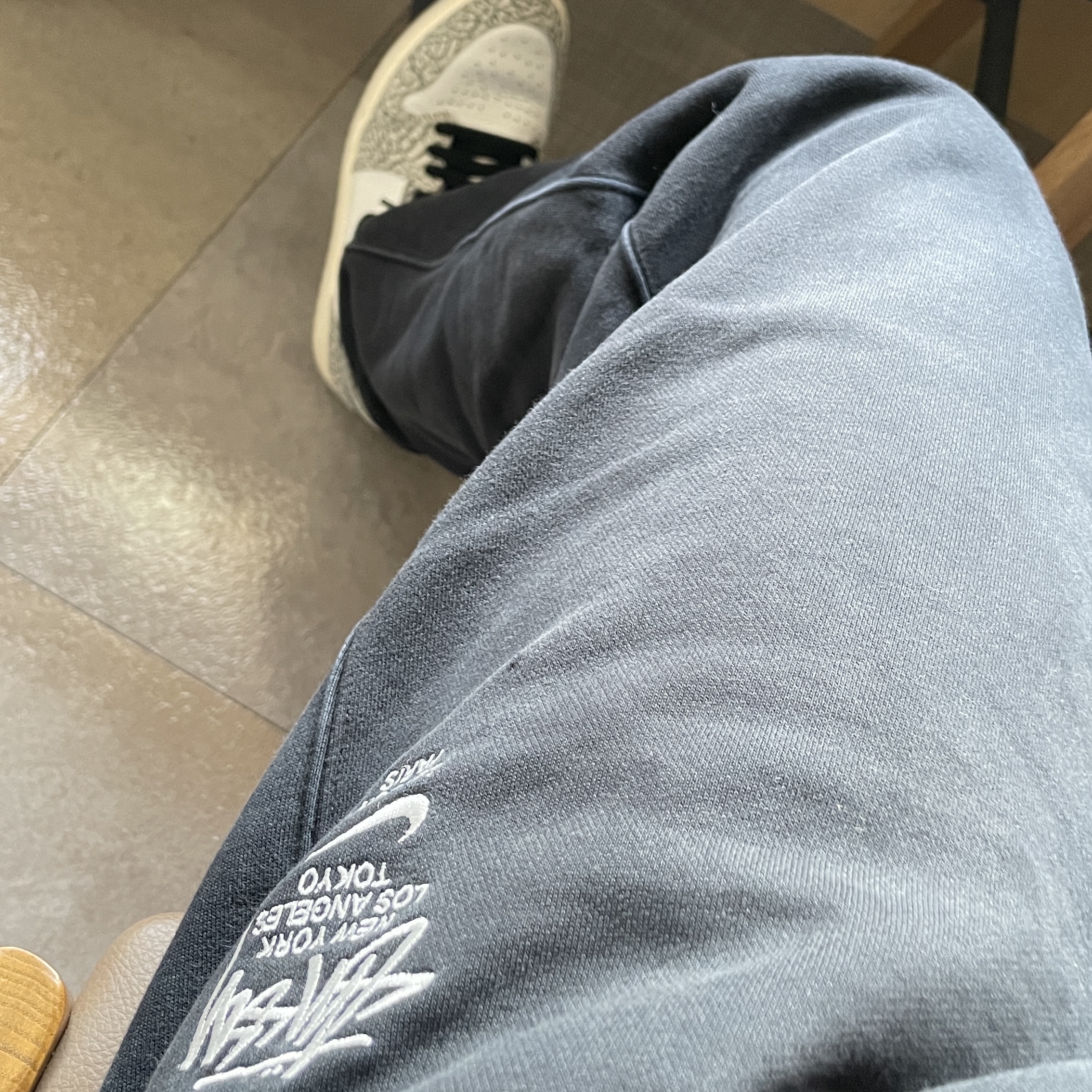 Jordan 1 Retro High OG White Cement, Nike x Stussy NRG ZR Fleece Pants Black - US/EU 착용 스타일