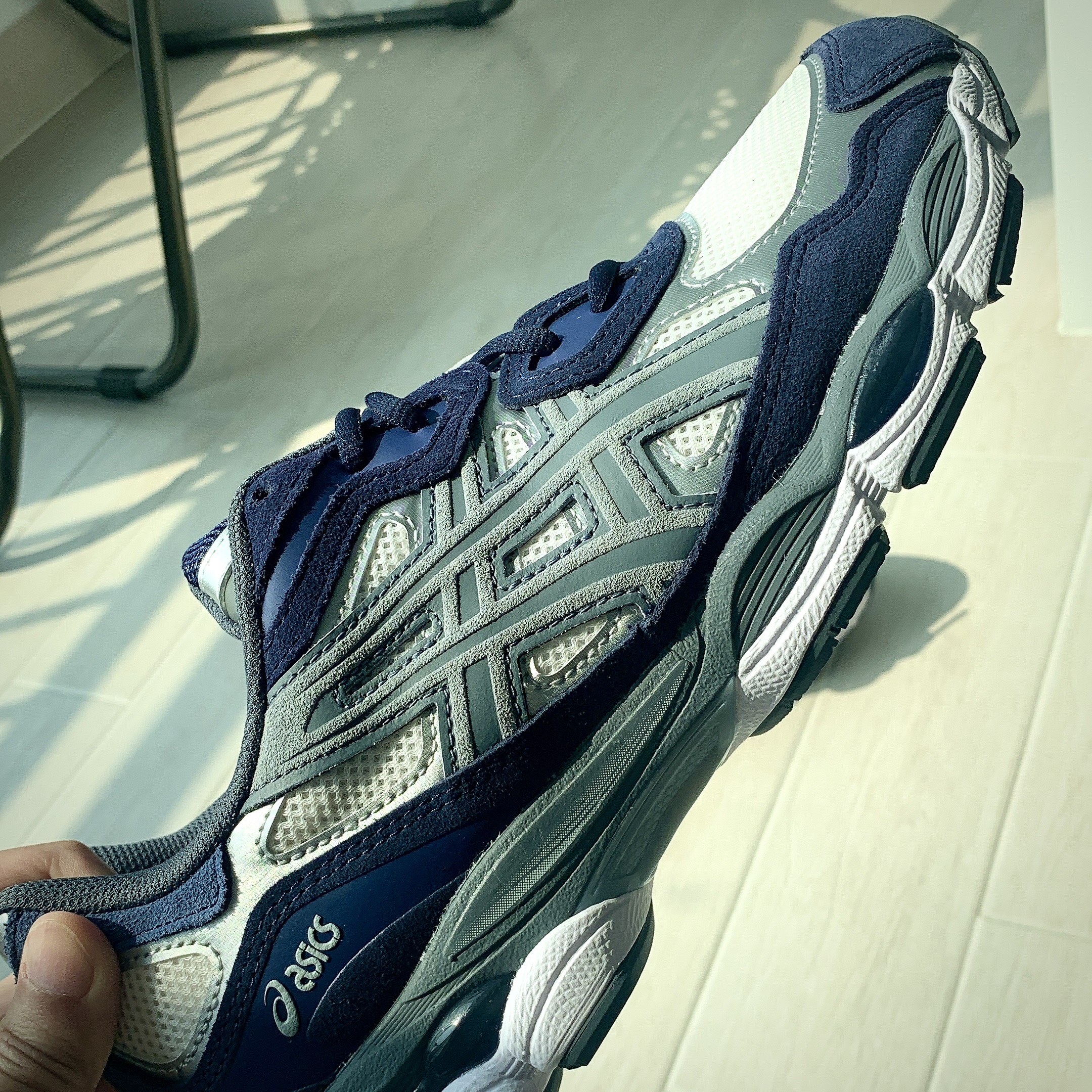 Asics Gel-NYC Cream Steel Grey 착용 스타일 - 2