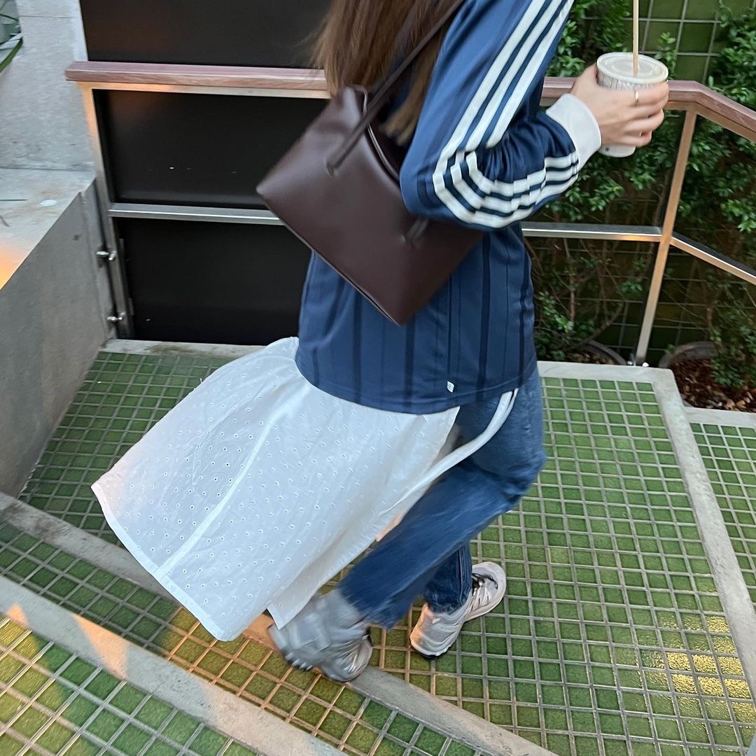 Adidas Originals Grapic MRC Long Sleeve Jersey Crew Navy - KR Sizing 착용 스타일 - 4