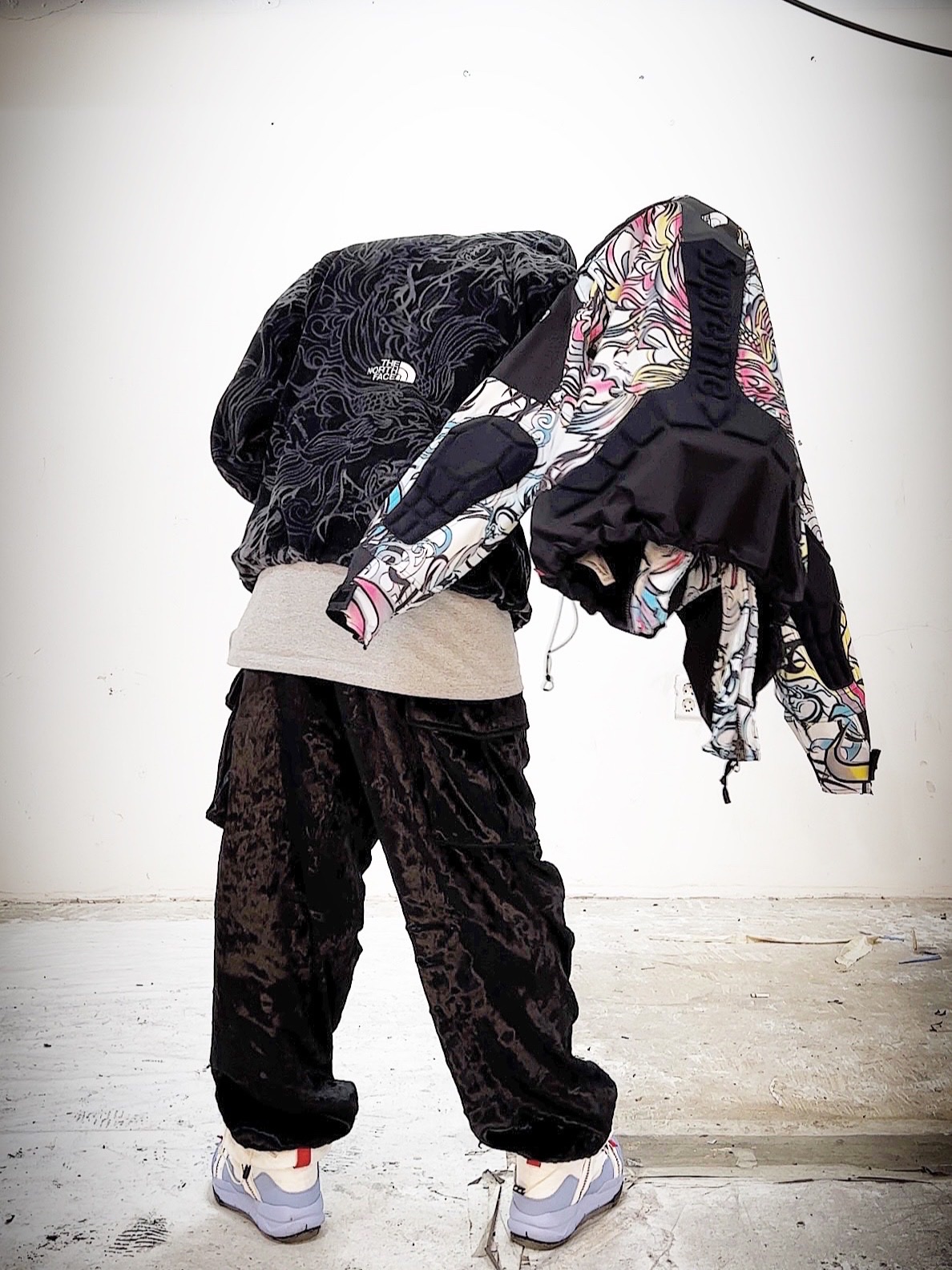 Supreme x The North Face Steep Tech Fleece Pullover Black Dragon - 22FW, Supreme Don’t Fuck Around T-Shirt Heather Grey - 22FW 착용 스타일 - 3