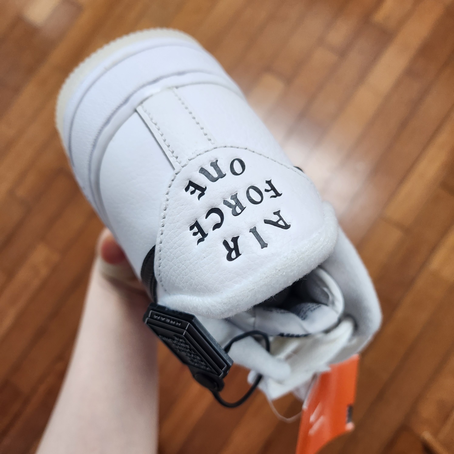 Nike Air Force 1 '07 PRM Bronx Origins 착용 스타일 - 3