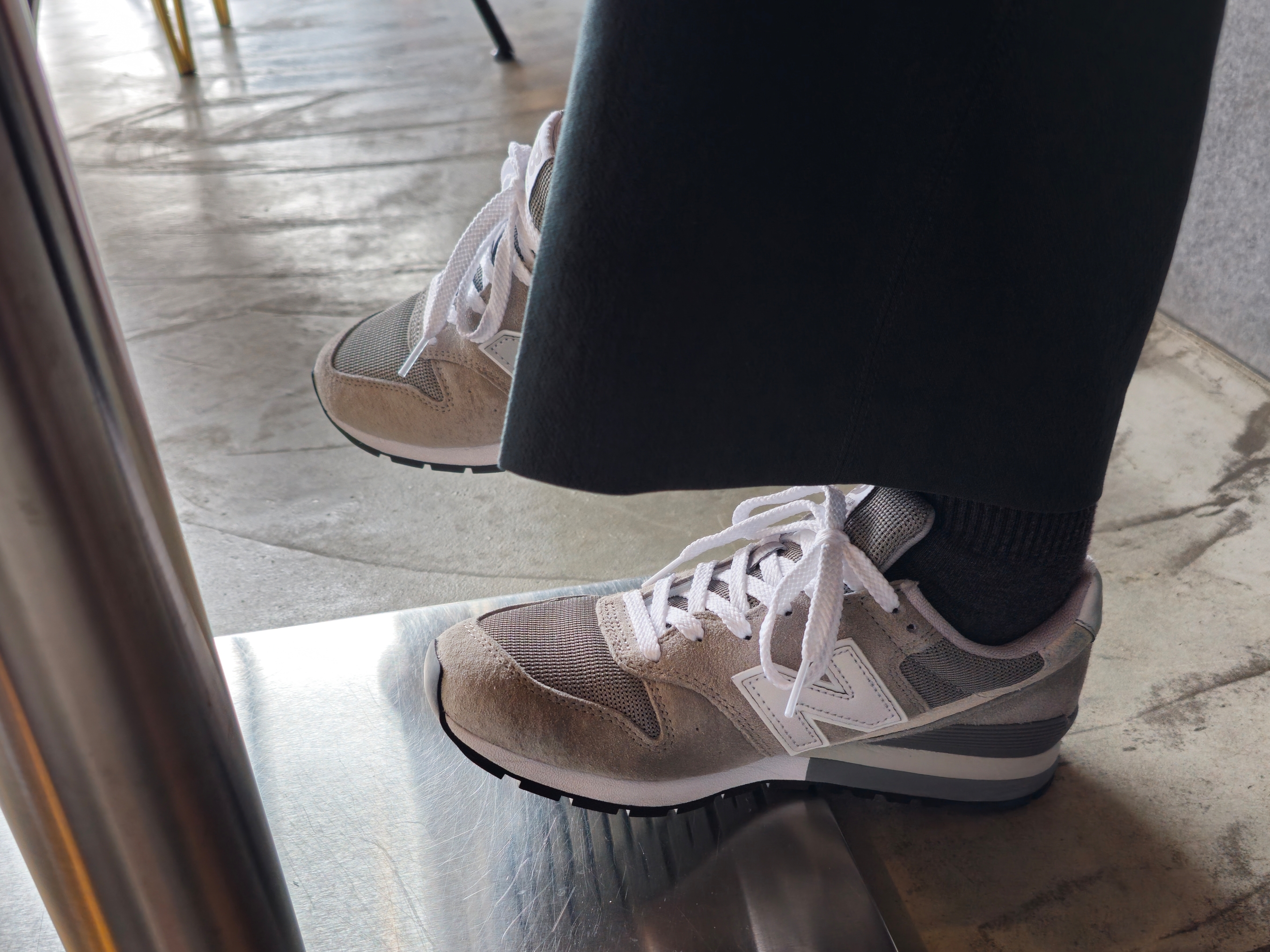 New Balance 996 Grey 착용 스타일