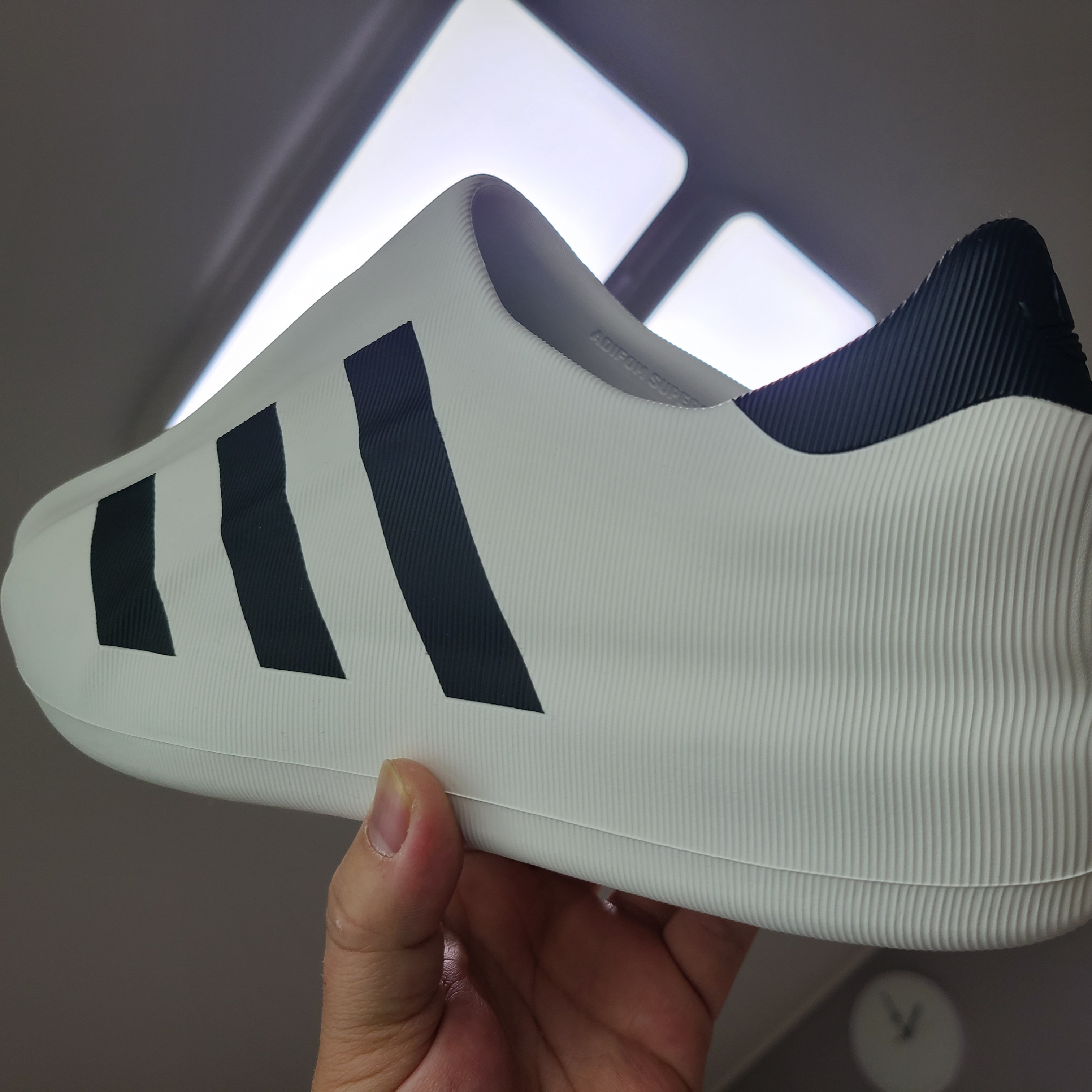 Adidas Adifom Superstar Core White 착용 스타일