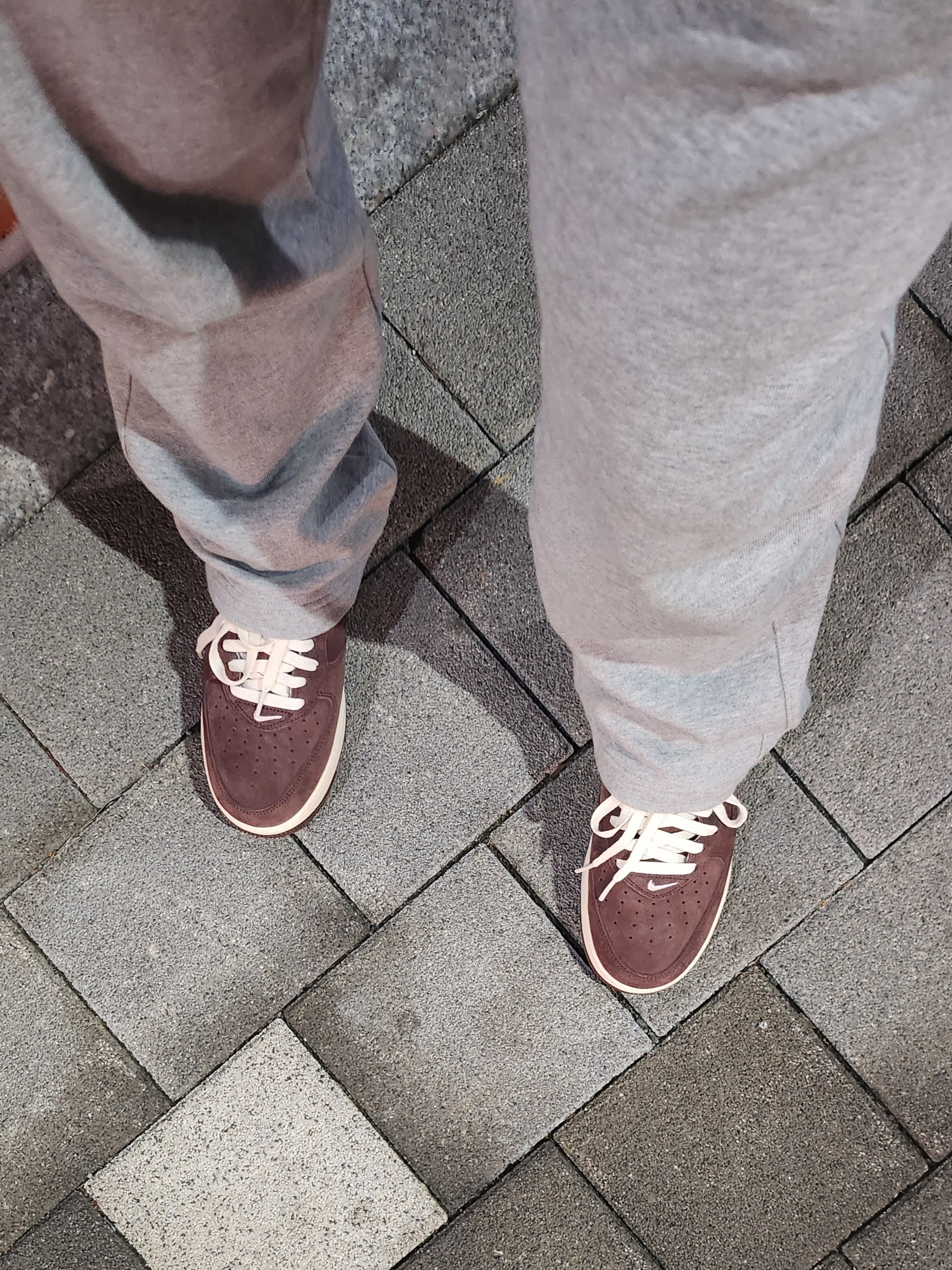 Nike Air Force 1 Mid '07 QS Chocolate 착용 스타일
