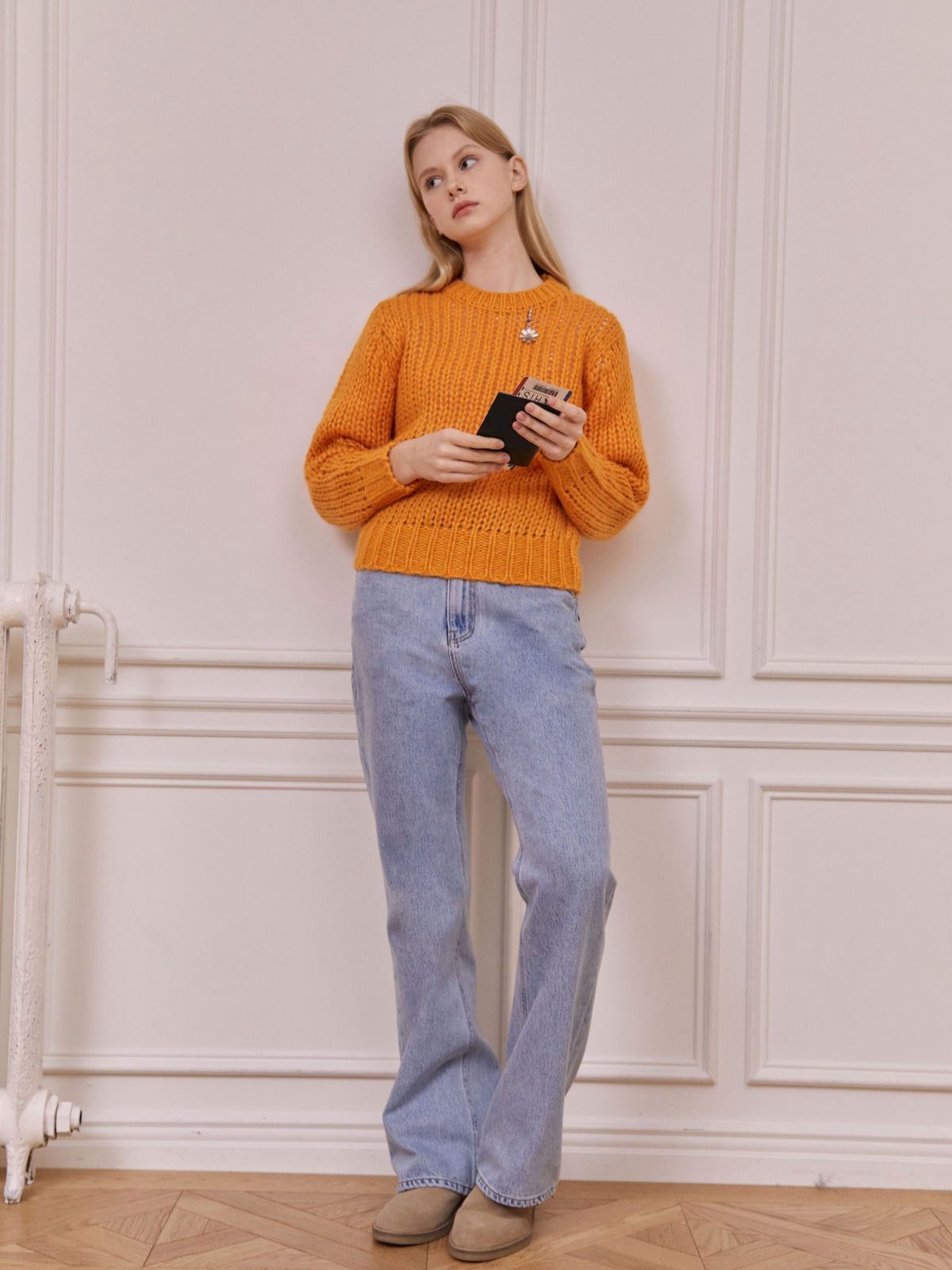 [KREAM 단독] STU Cable Sweater Orange 착용 스타일
