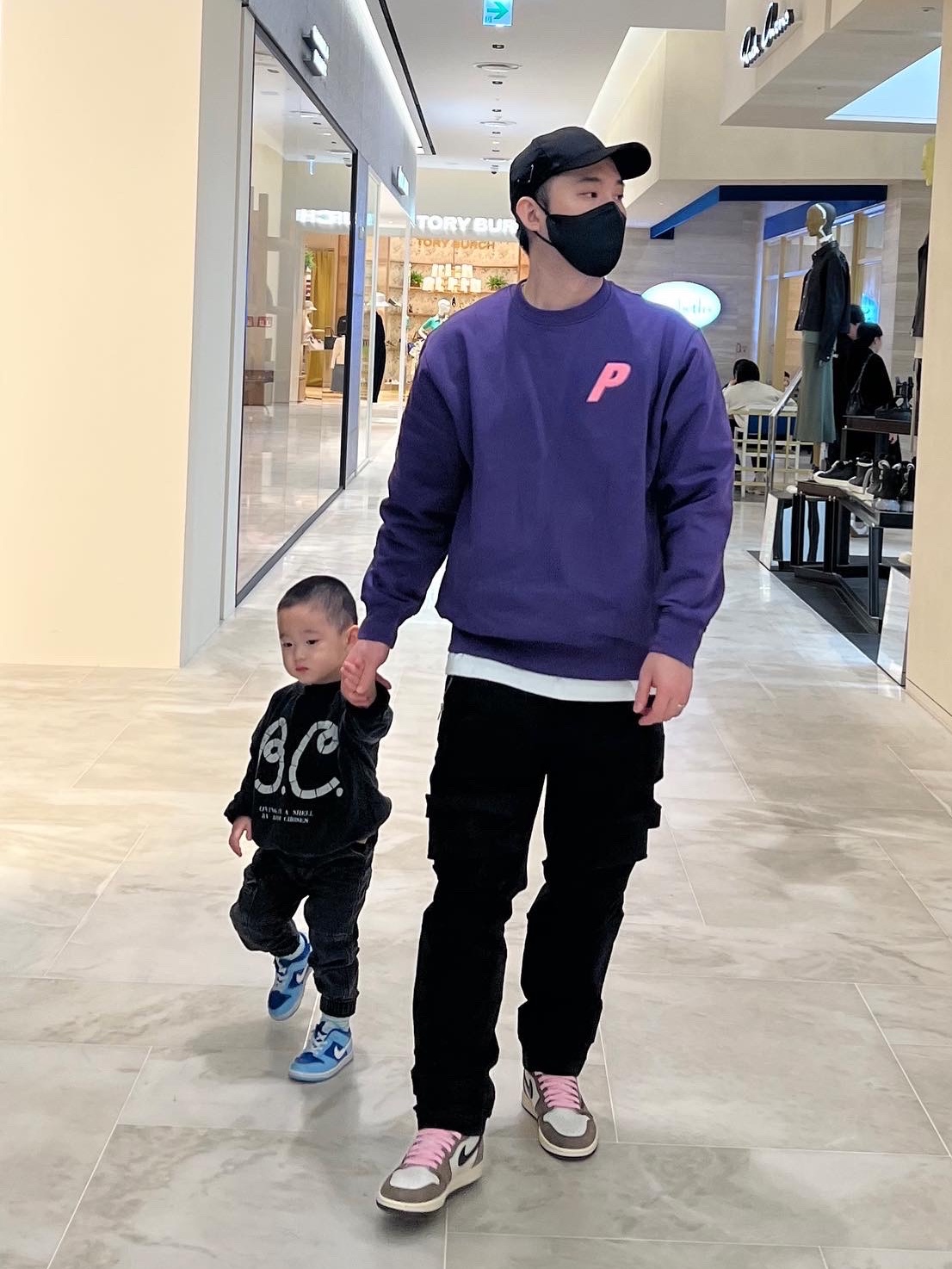 Palace Fleece Tri-Ferg Crew Perfect Purple - 23SS 착용 스타일 - 1