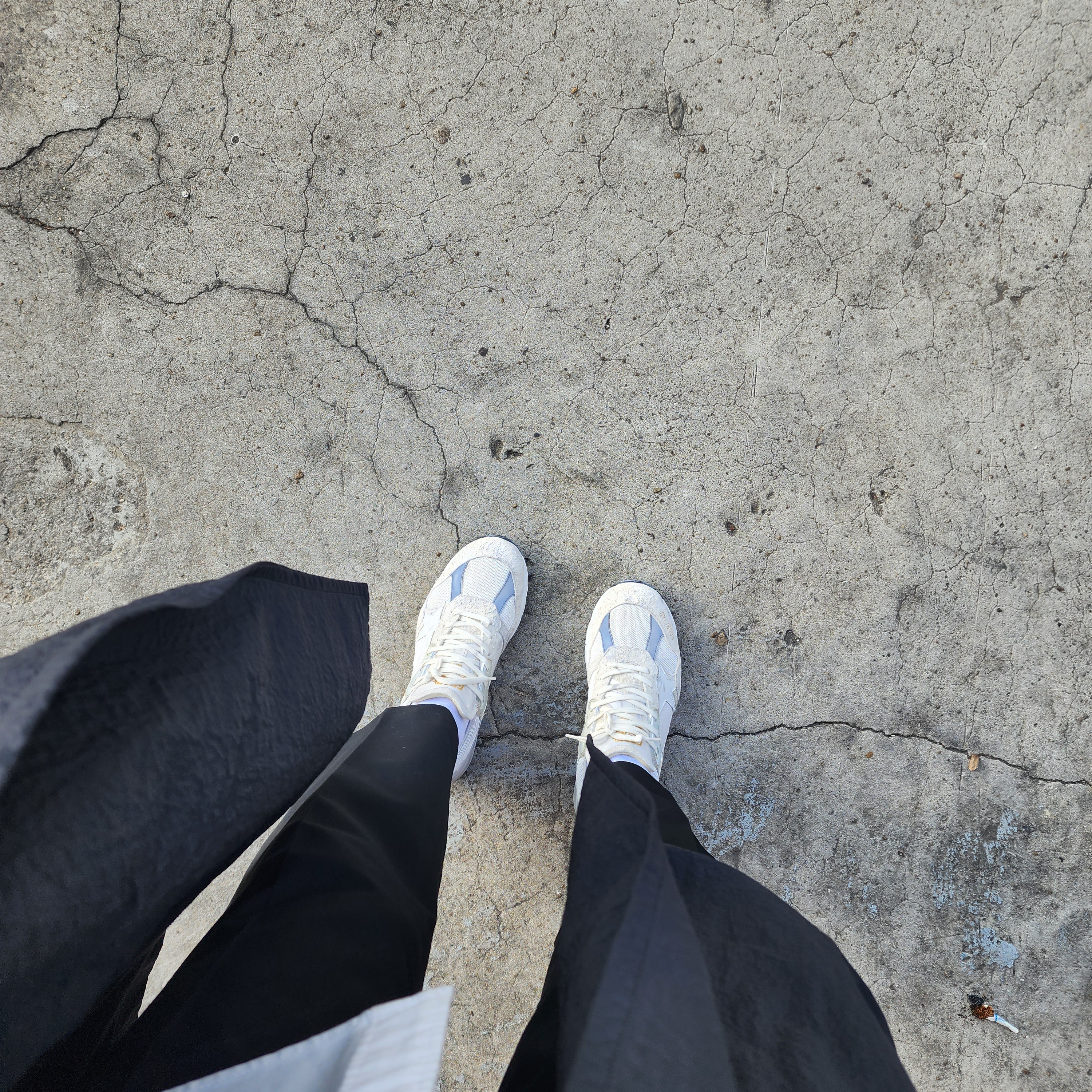Golden Goose Dad-Star Sneakers White Silver 착용 스타일