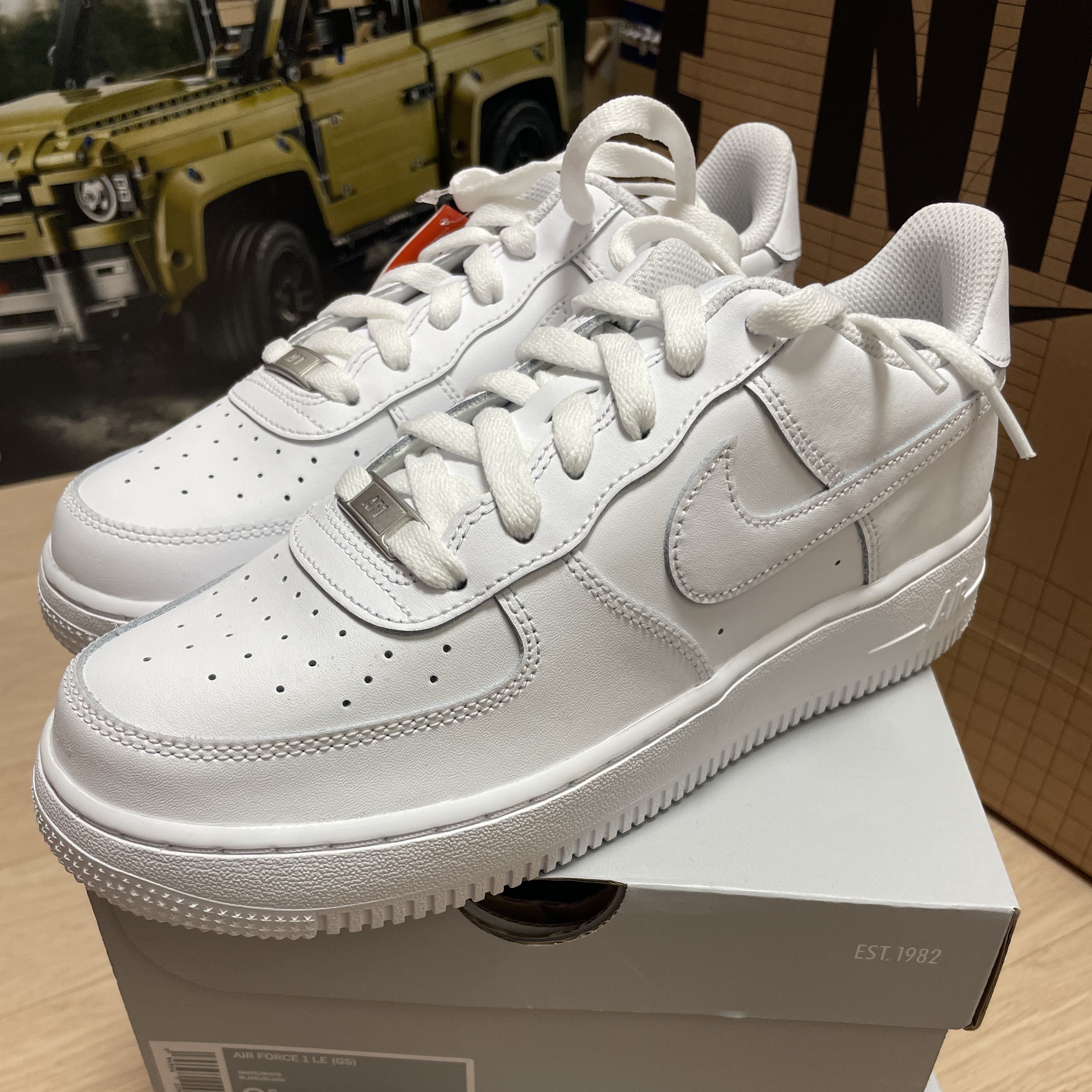 (GS) Nike Air Force 1 LE White 착용 스타일