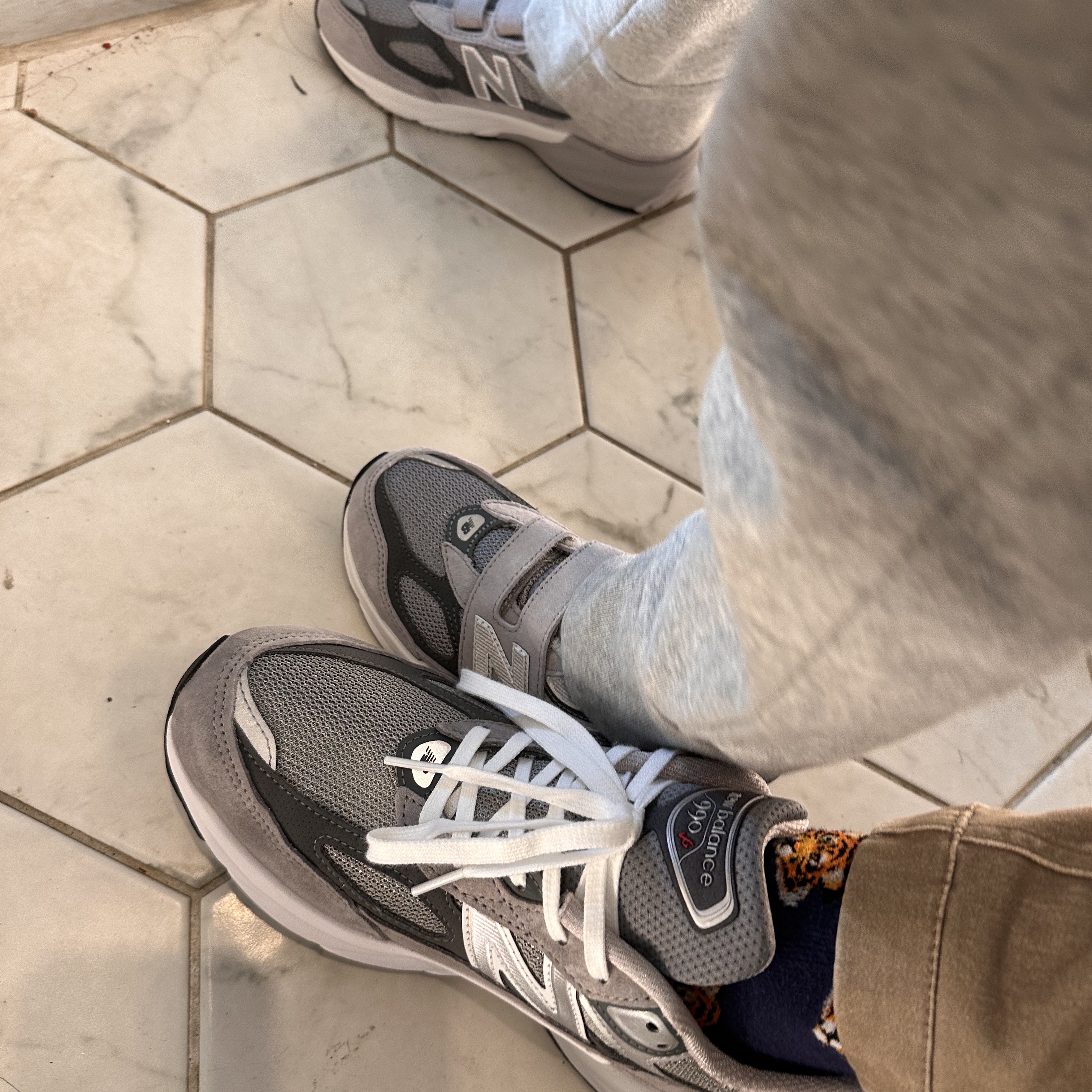 New Balance 990v6 Made in USA Grey - D Standard 착용 스타일 - 1