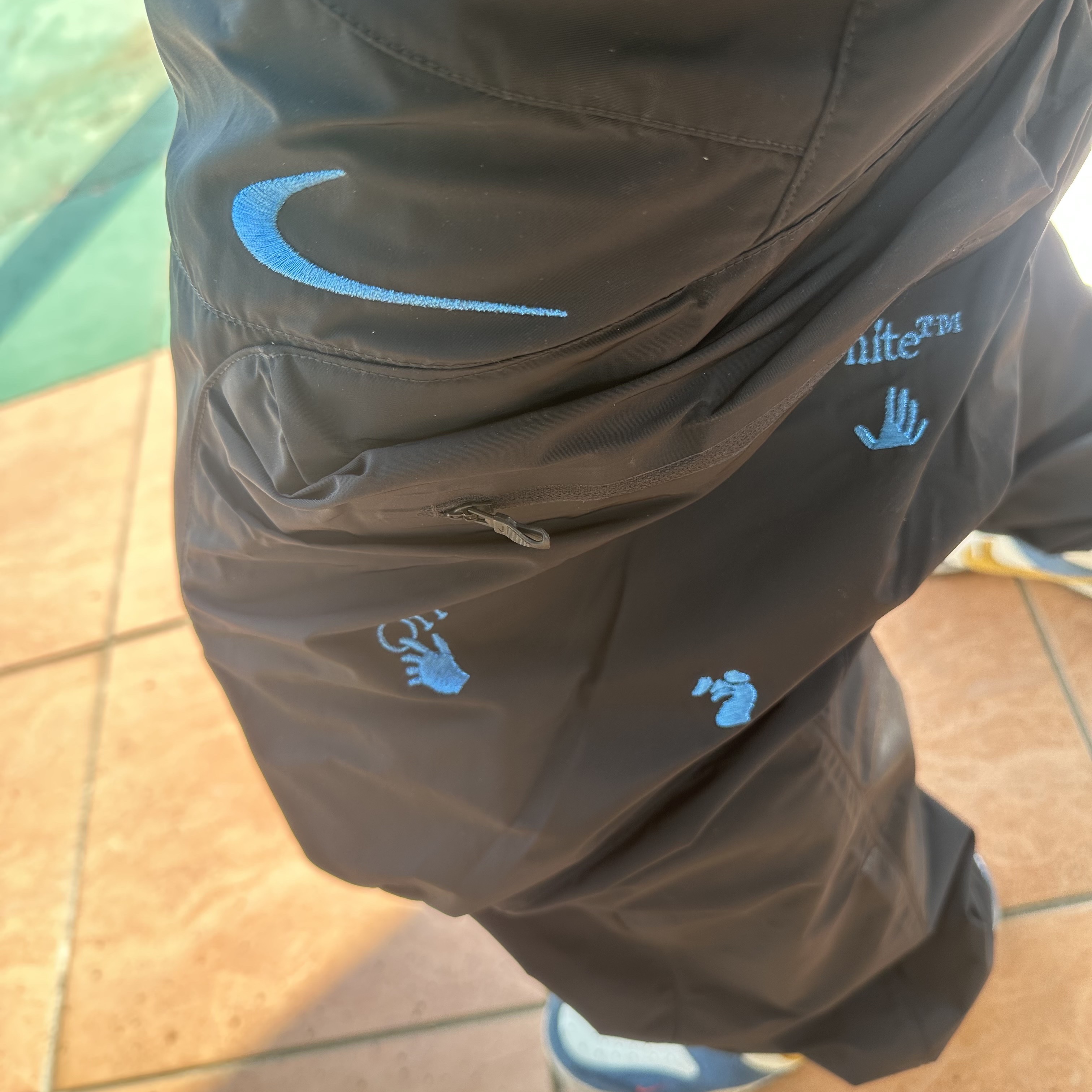 Nike x Off-White NRG Track Pants Black - Asia 착용 스타일 - 1