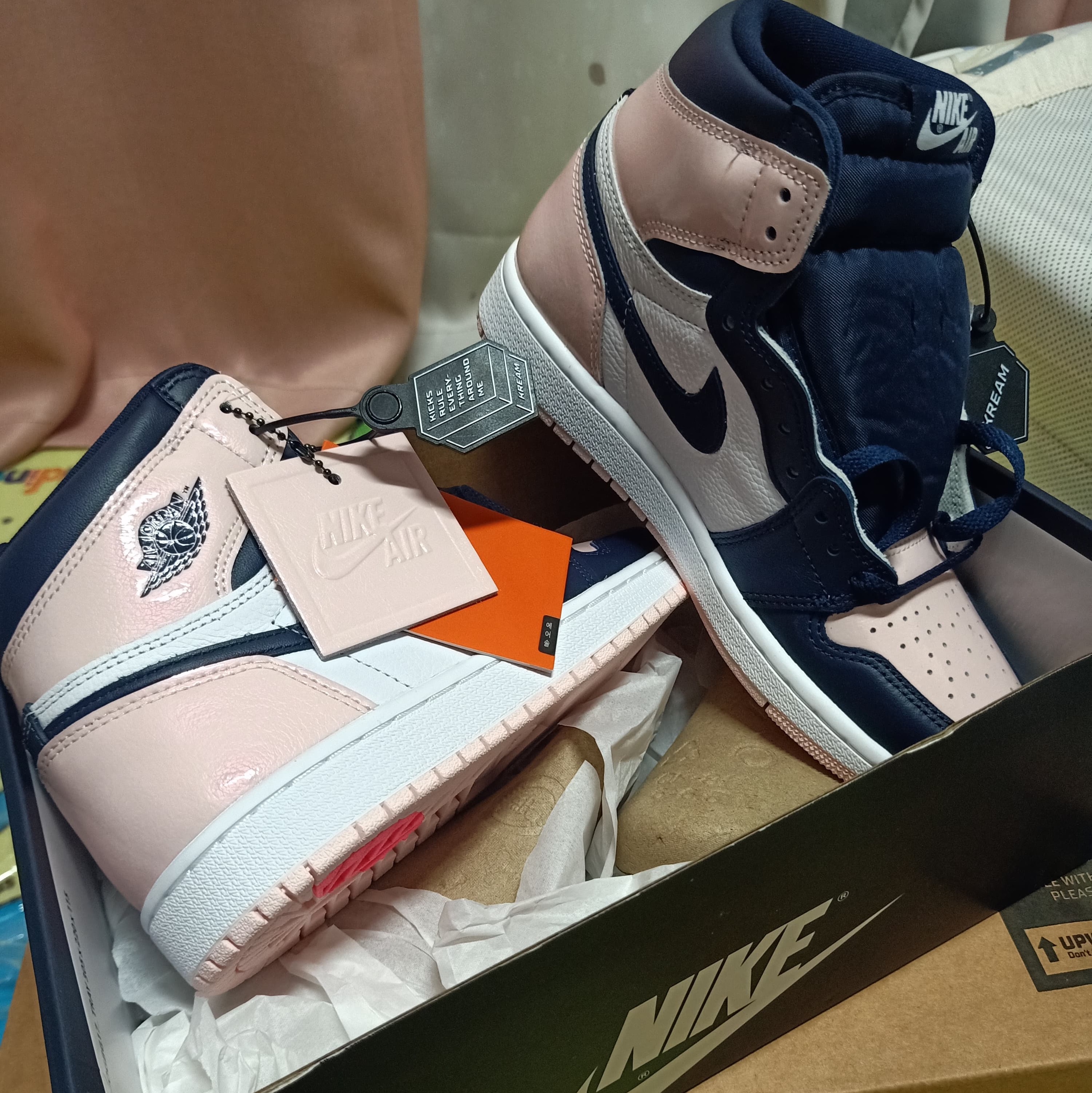 (W) Jordan 1 Retro High OG Atmosphere 착용 스타일