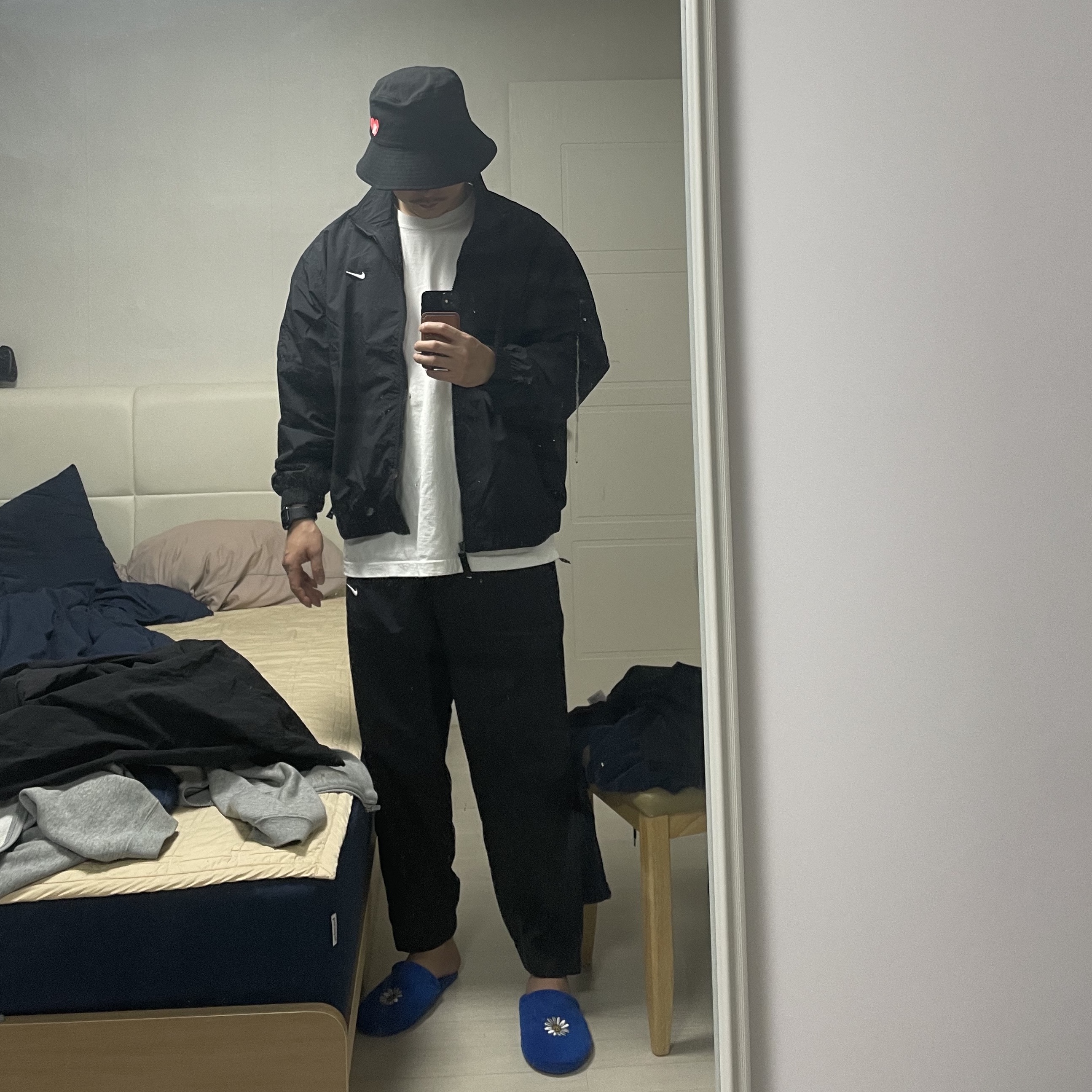 Nike NRG Solo Swoosh Woven Track Jacket Black - Asia, Nike NRG Solo Swoosh Woven Track Pants Black White - Asia 착용 스타일 - 2