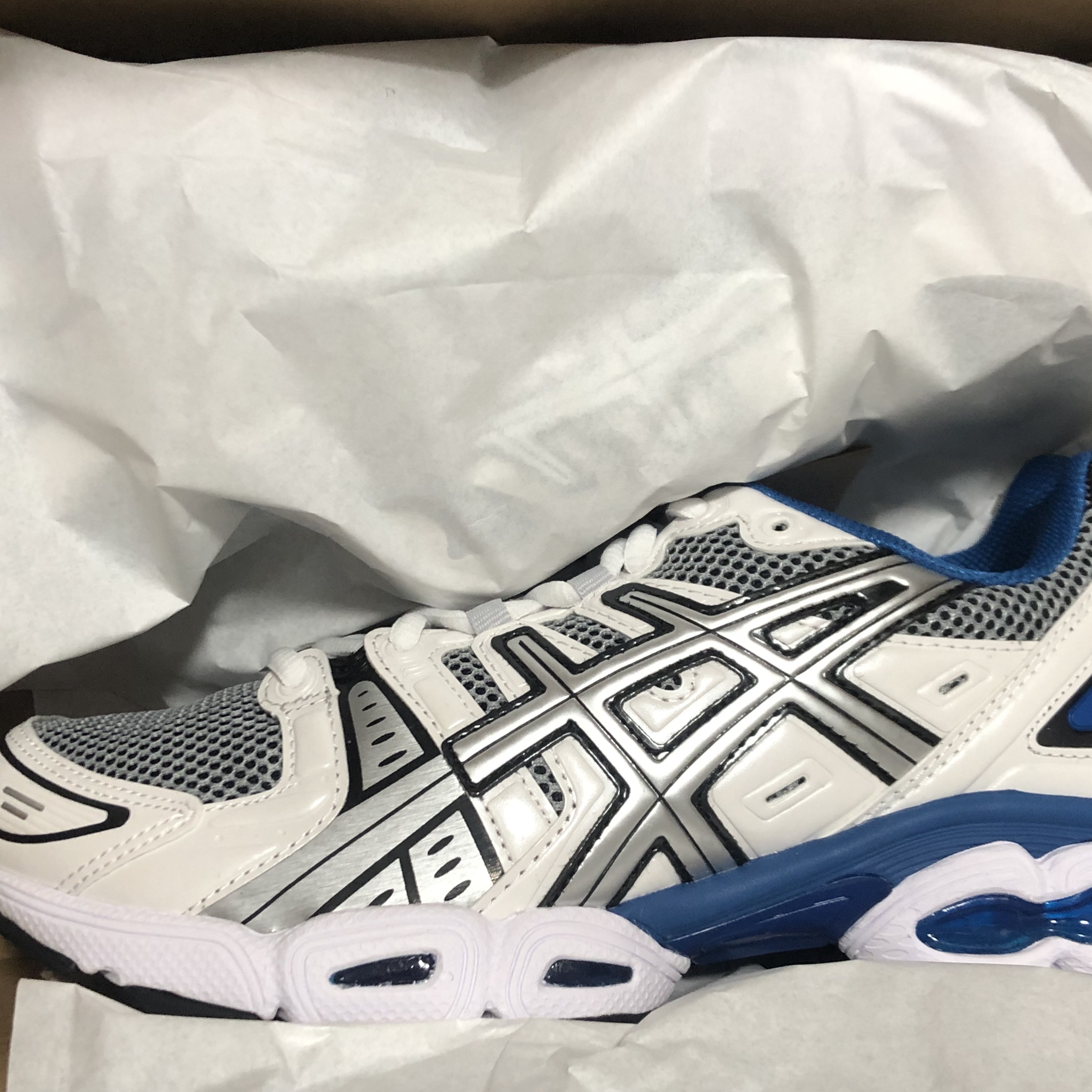 Asics Gel-Nimbus 9 White Lake Drive 착용 스타일