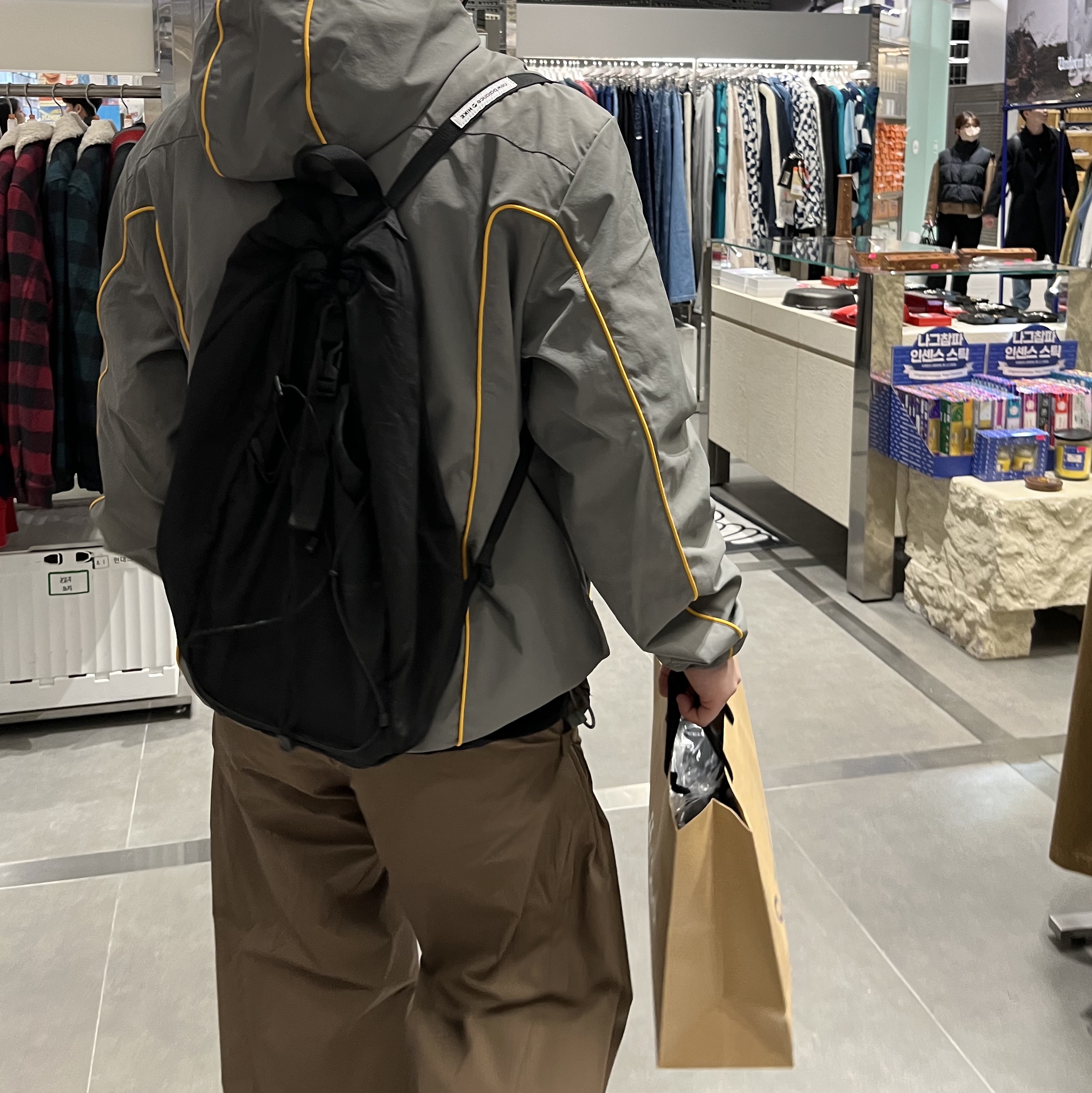 Sansan Gear Side Snap Pants Brown - 22FW, Diesel J-Hives Windbreaker with Contrast Piping Grey 착용 스타일
