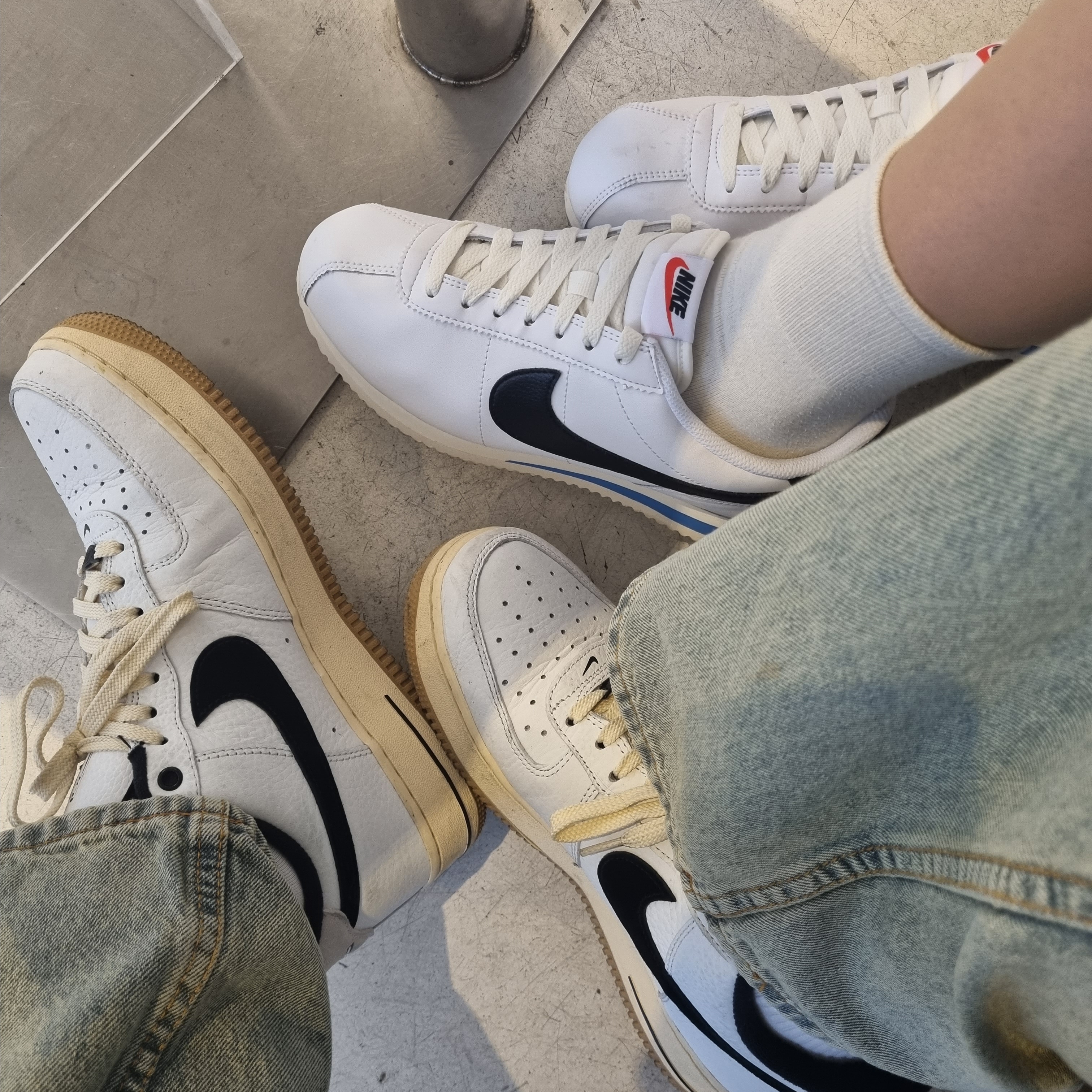 (W) Nike Air Force 1 '07 LX Black and Summit White, Nike Cortez White and Black 착용 스타일
