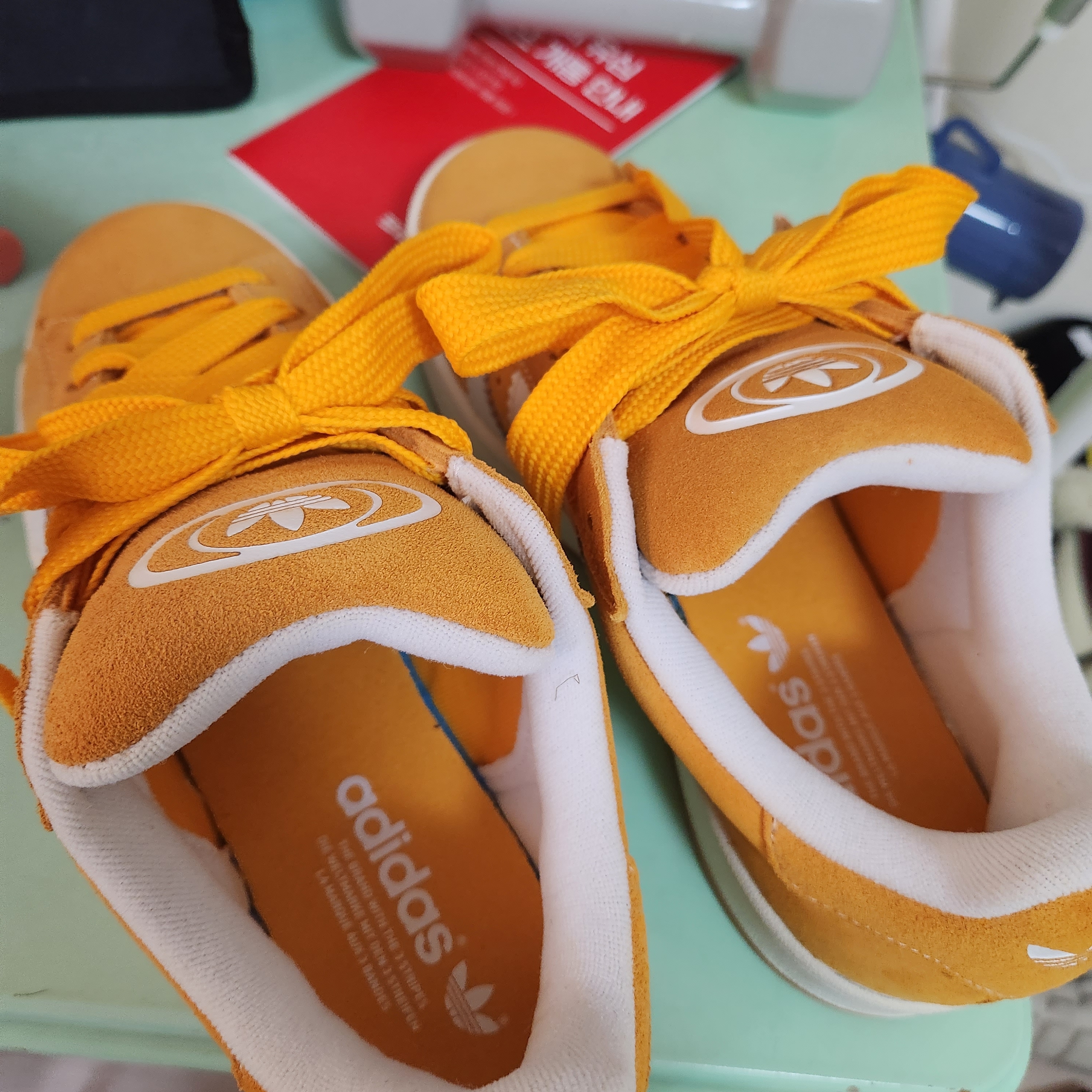 Adidas Campus 00s Pantone White 착용 스타일