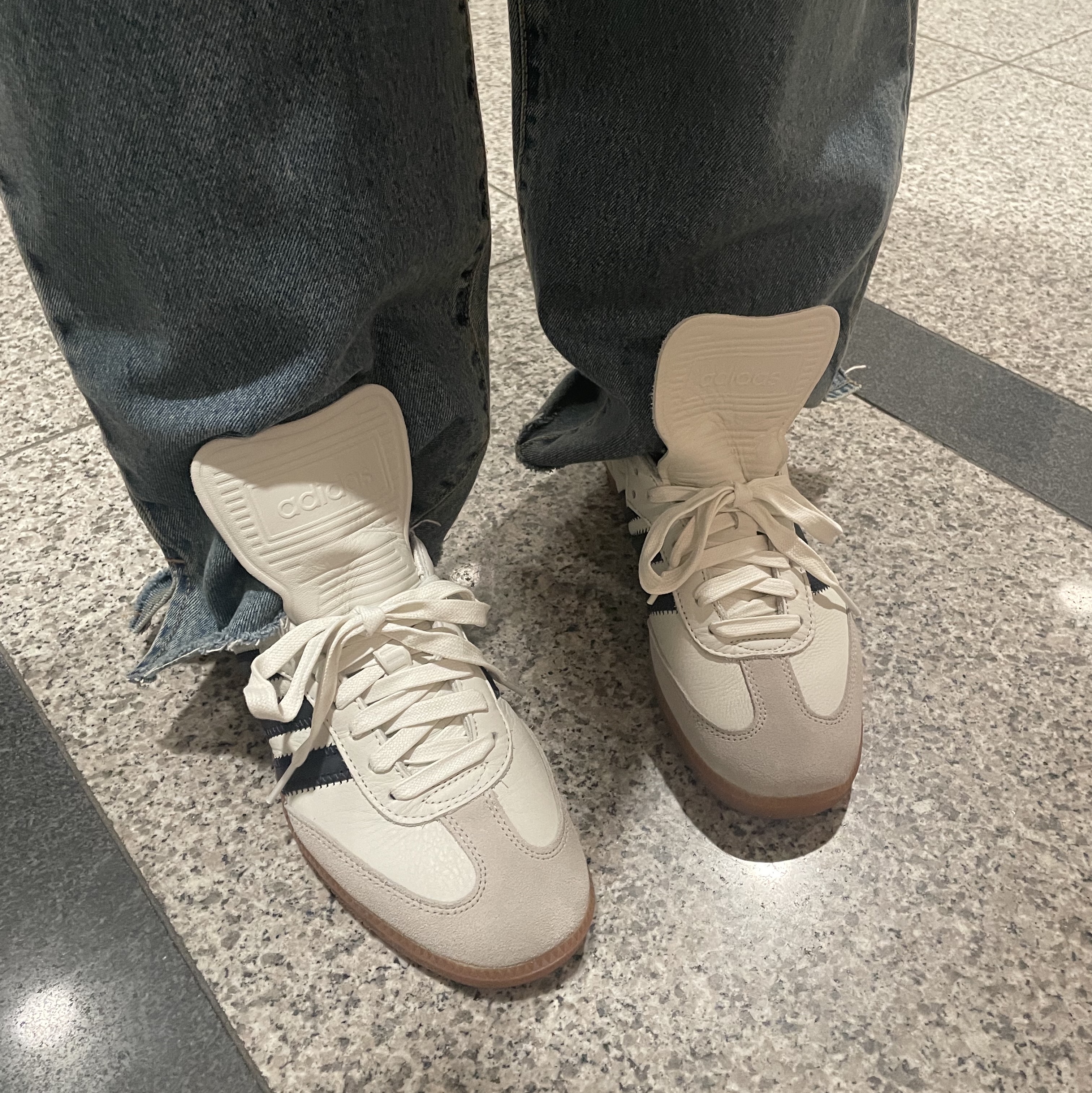 Adidas x Pharrell Williams Humanrace Samba Cloud White Night Grey 착용 스타일