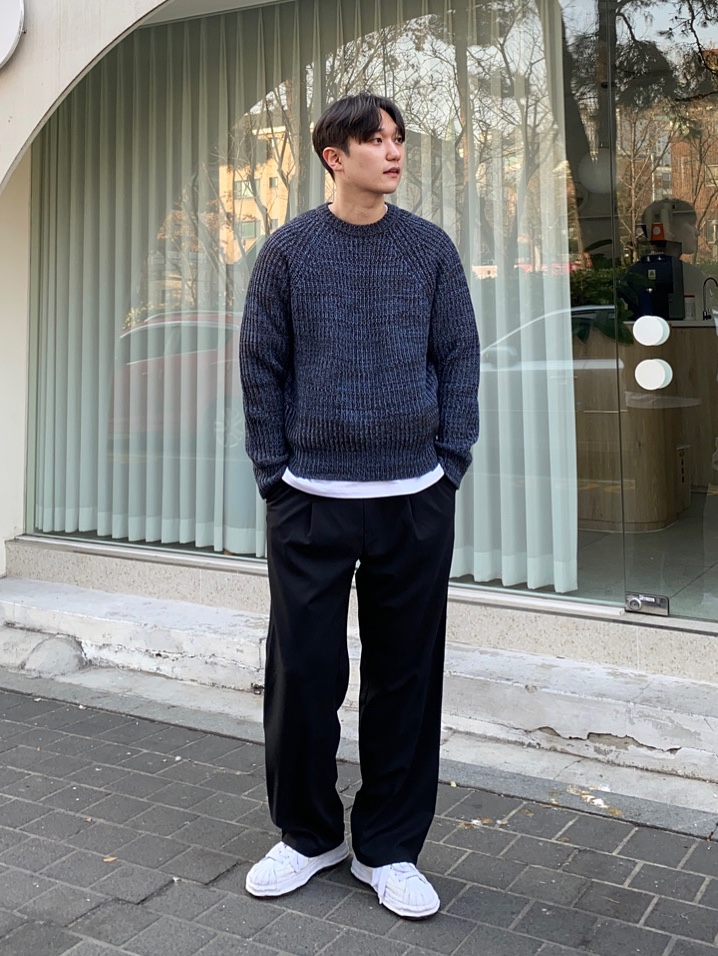 Maison Mihara Yasuhiro Blakey OG Sole Leather Low-top Sneakers White 착용 스타일 - 2