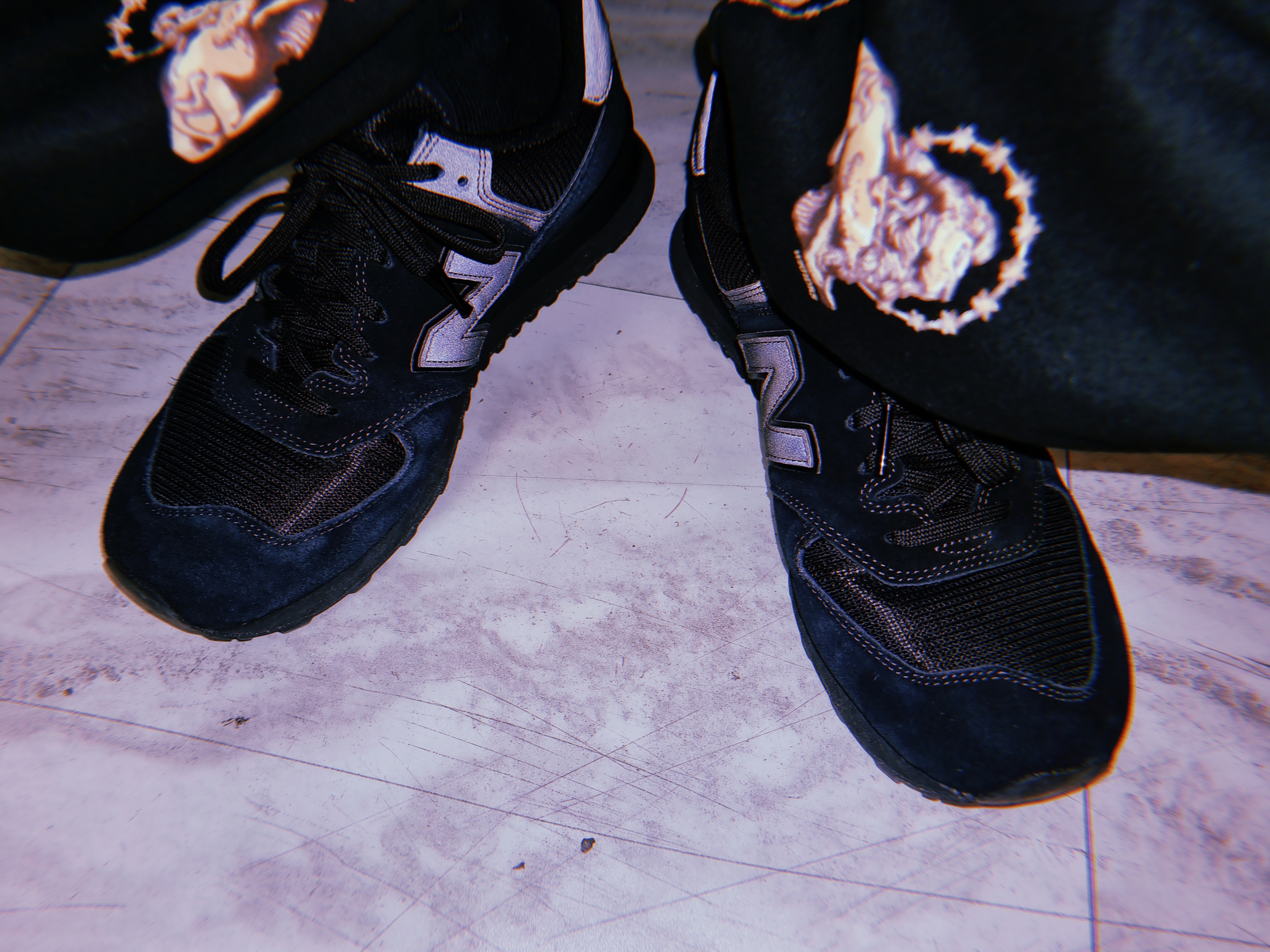 New Balance 574 Triple Black - D Standard 착용 스타일 - 5